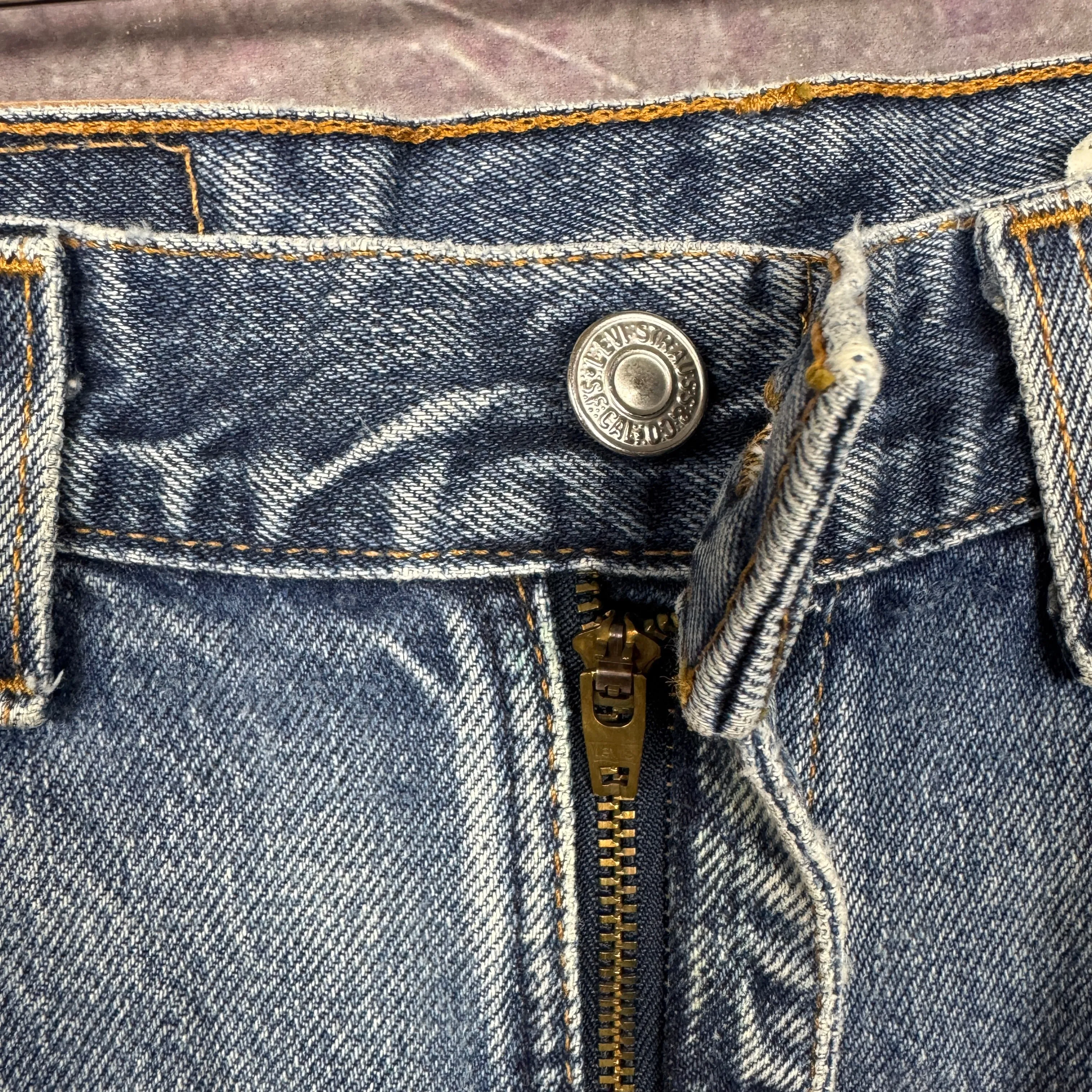 00s Medium Wash Levi's 505 Denim Jeans 31x31.5 0632