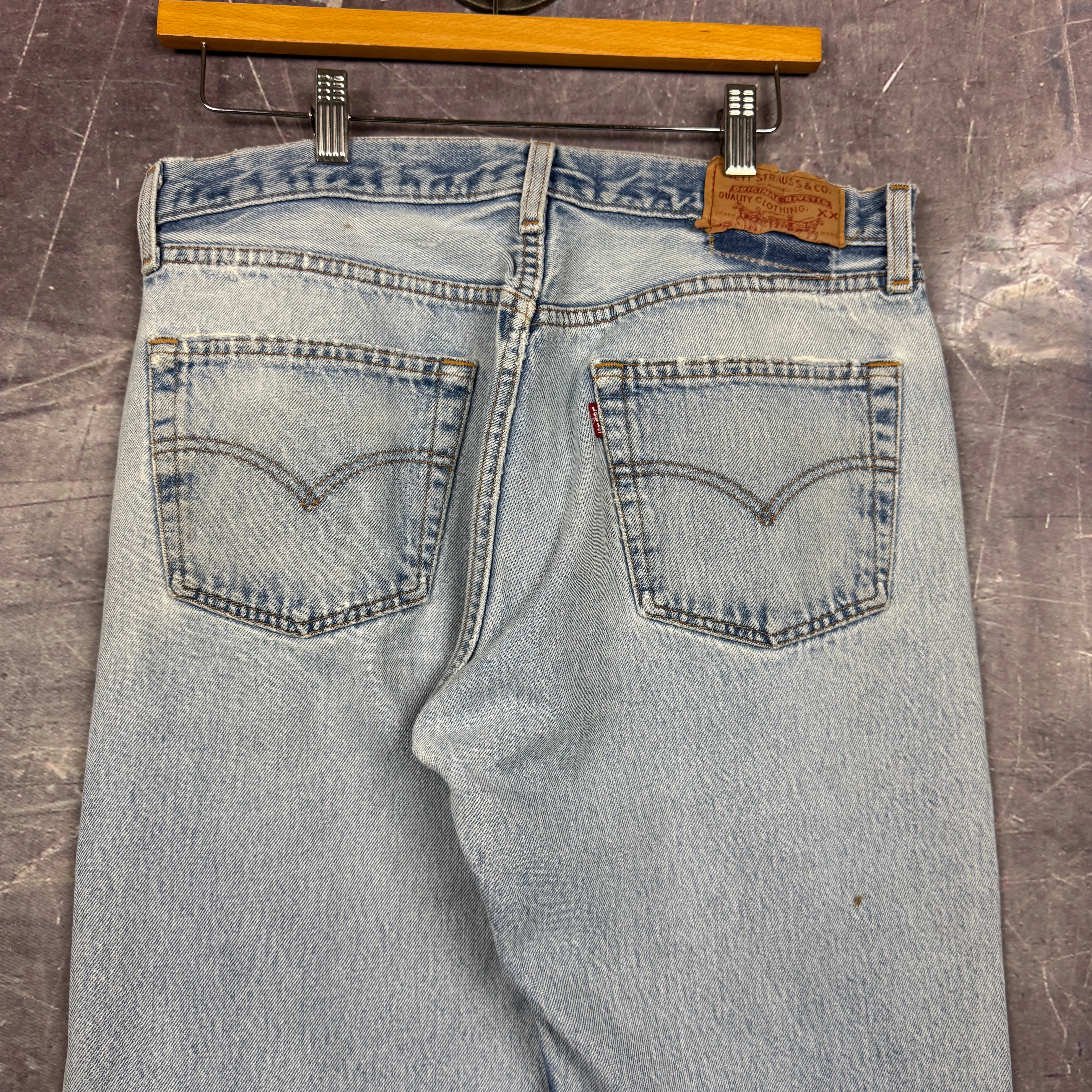 90s Light Wash Levi's 501 Denim Jeans 32x29 0662