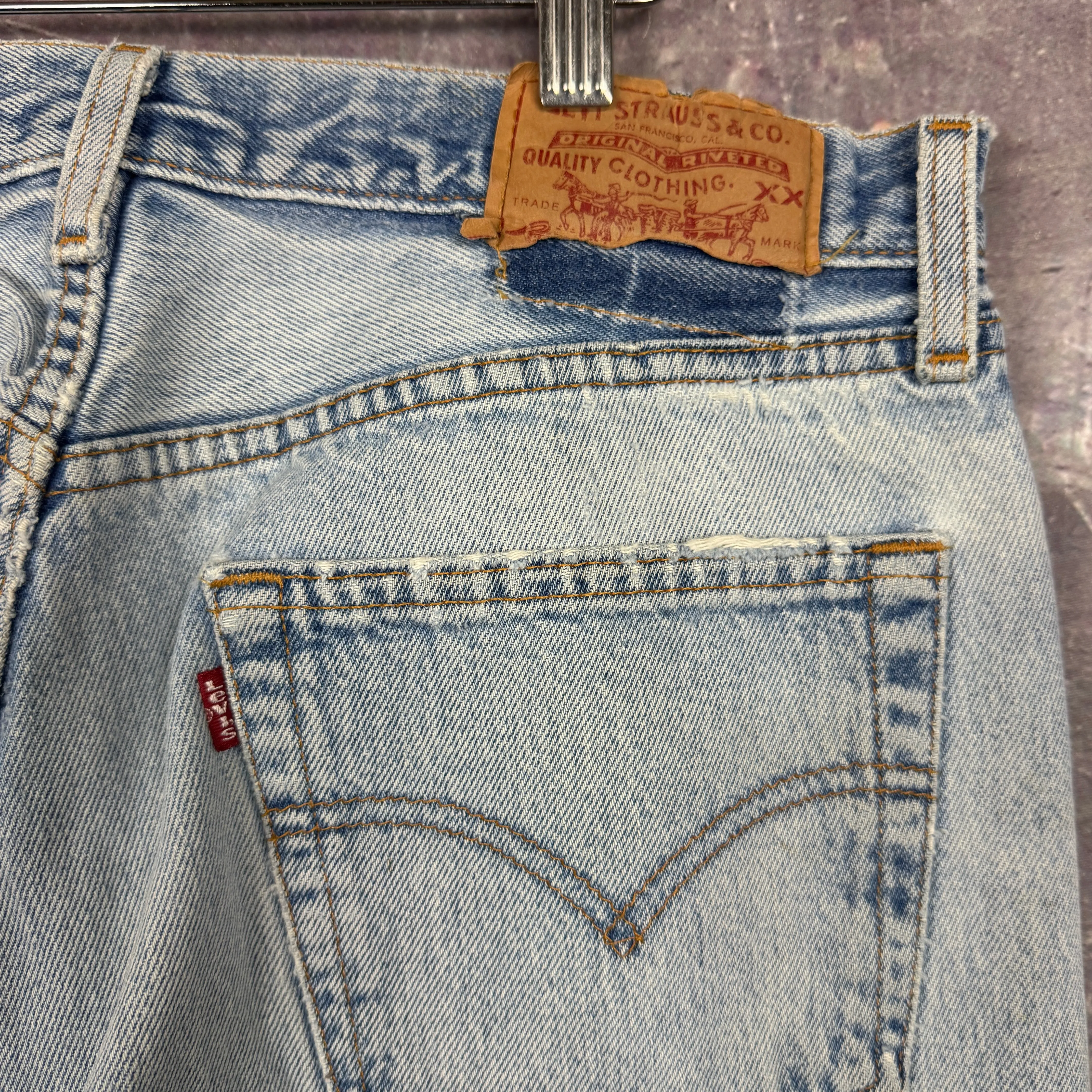 90s Light Wash Levi's 501 Denim Jeans 32x29 0662