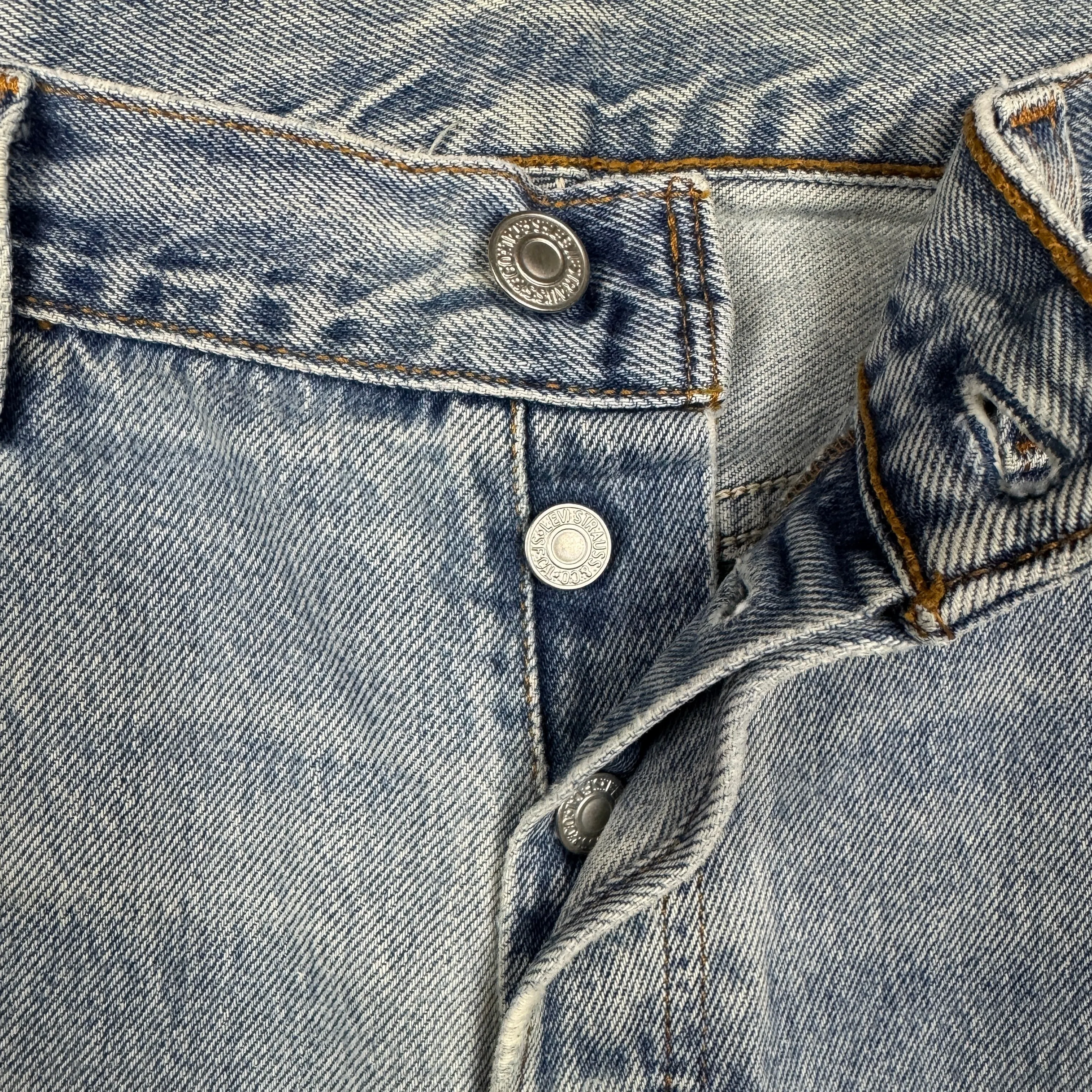 90s Light Wash Levi's 501 Denim Jeans 32x29.6 0628