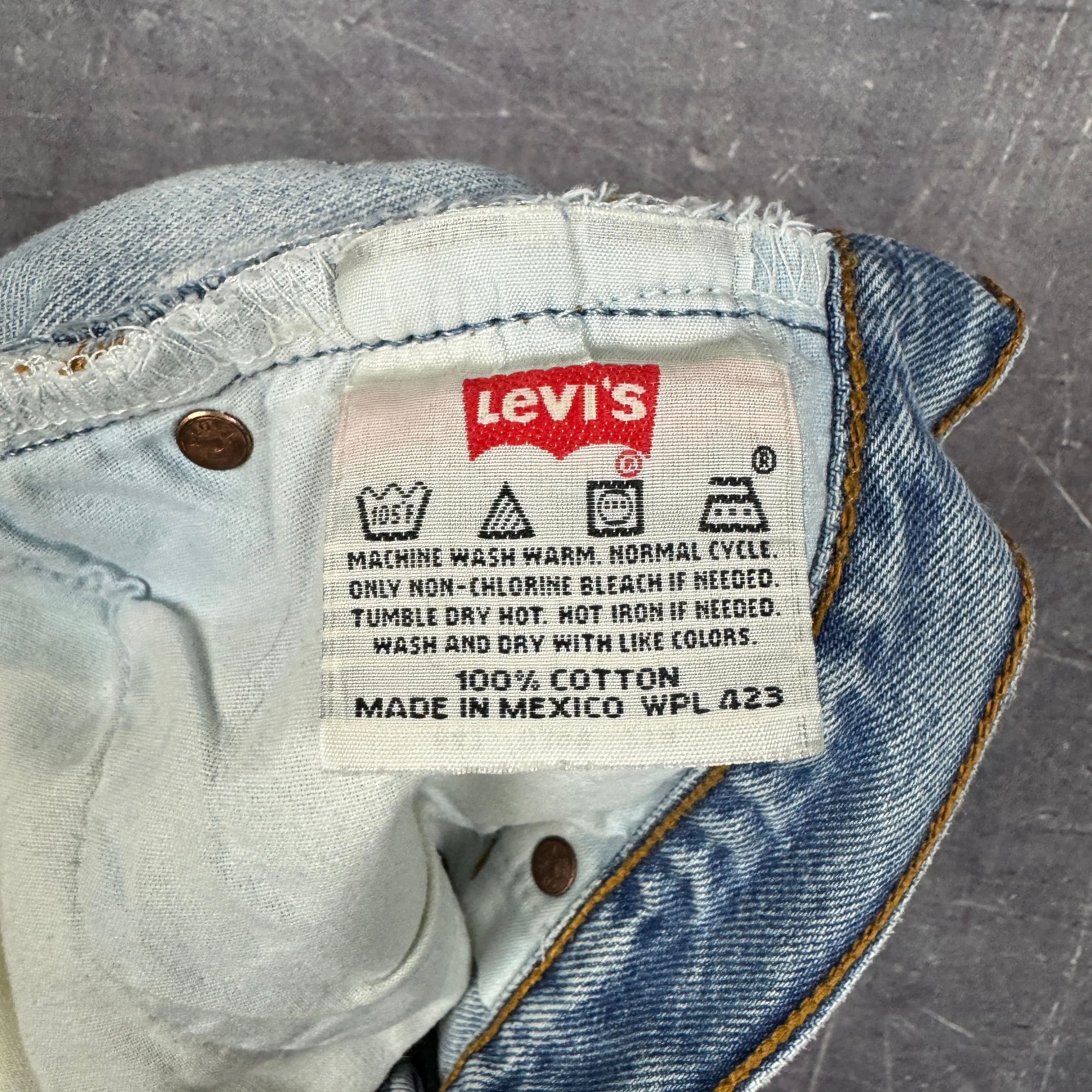 90s Light Wash Levi's 501 Denim Jeans 32x29.6 0628