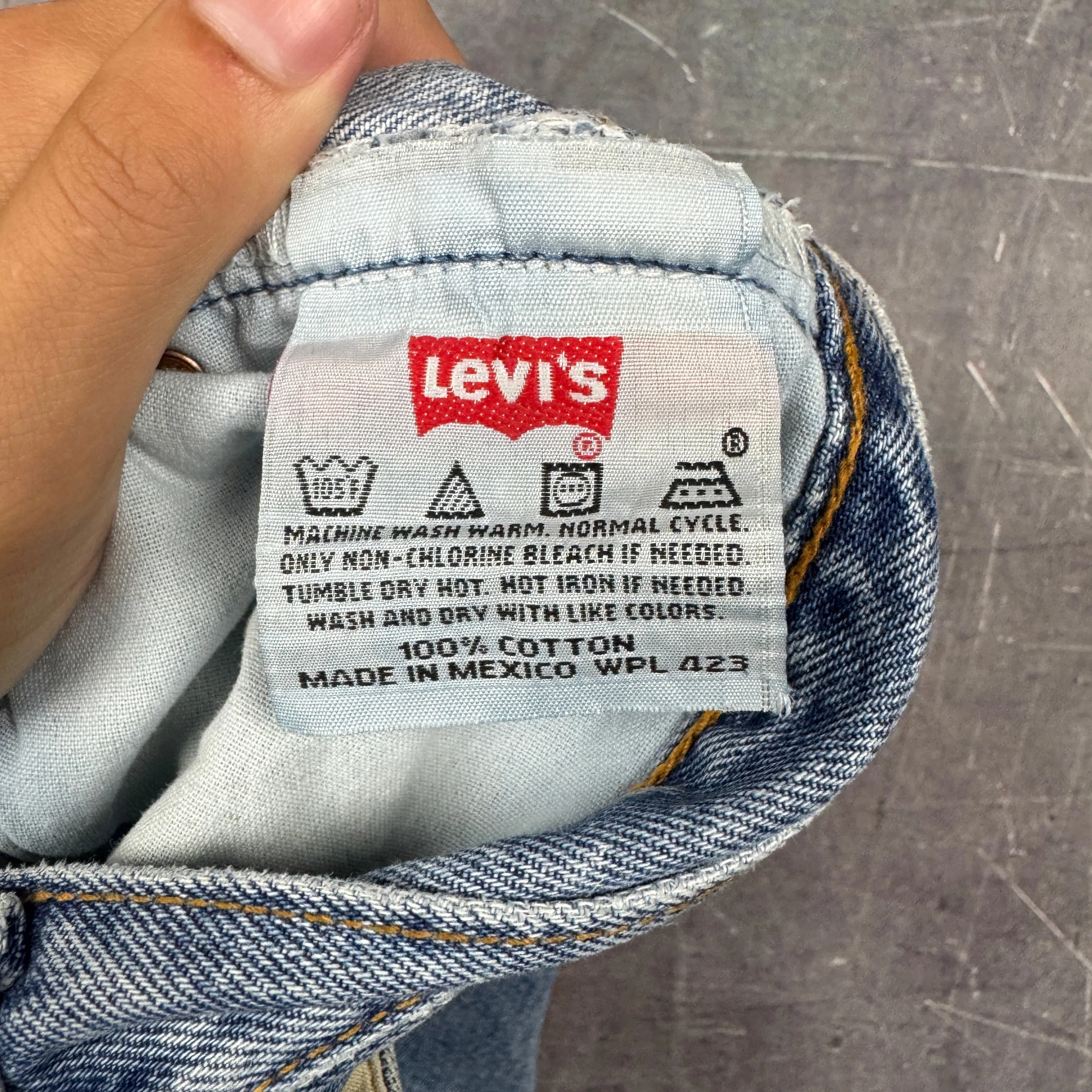 90s Light Wash Levi's 501 Denim Jeans 35x33 0705