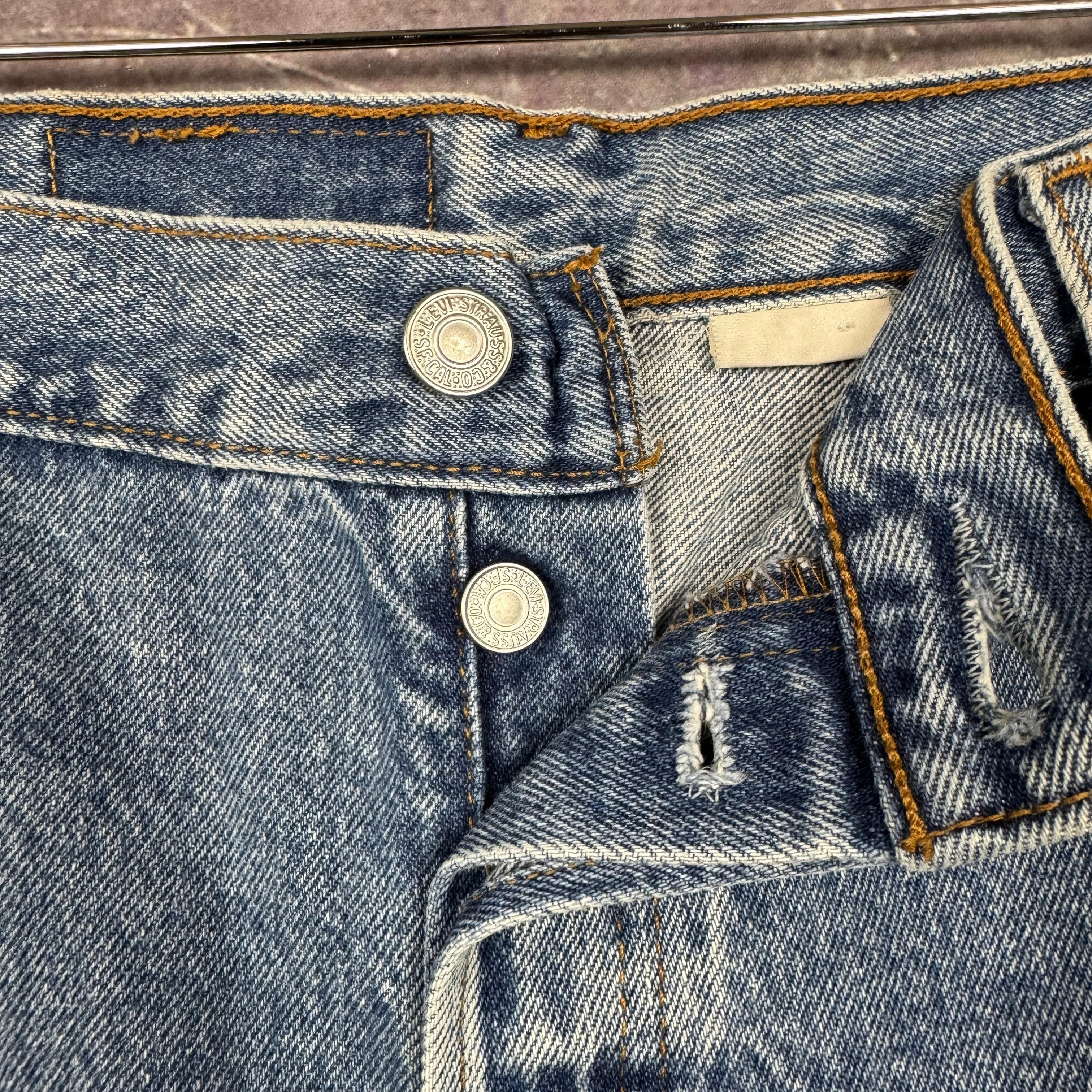 90s Light Wash Levi's 501 Denim Jeans 38x31 0713
