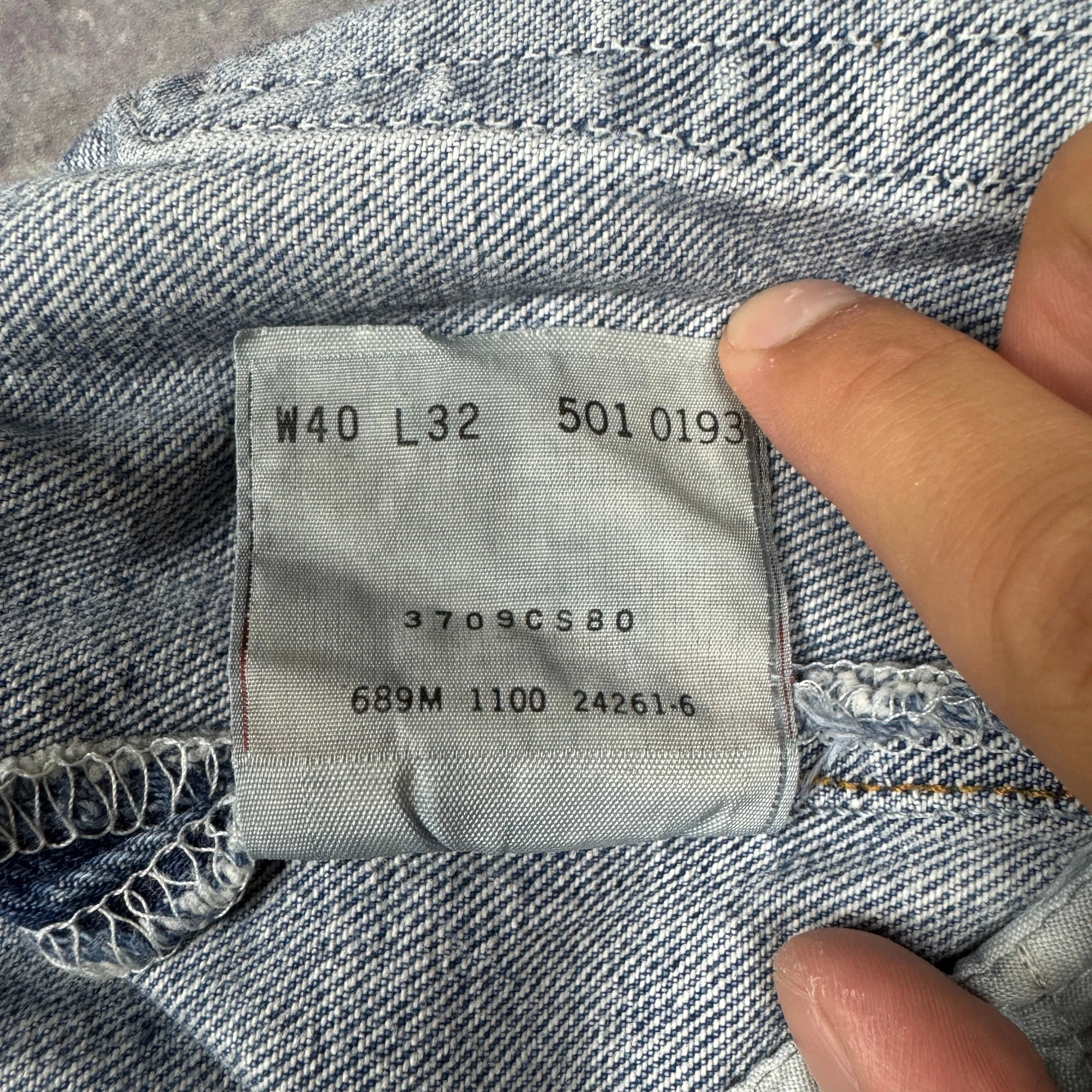 90s Light Wash Levi's 501 Denim Jeans 38x31 0713