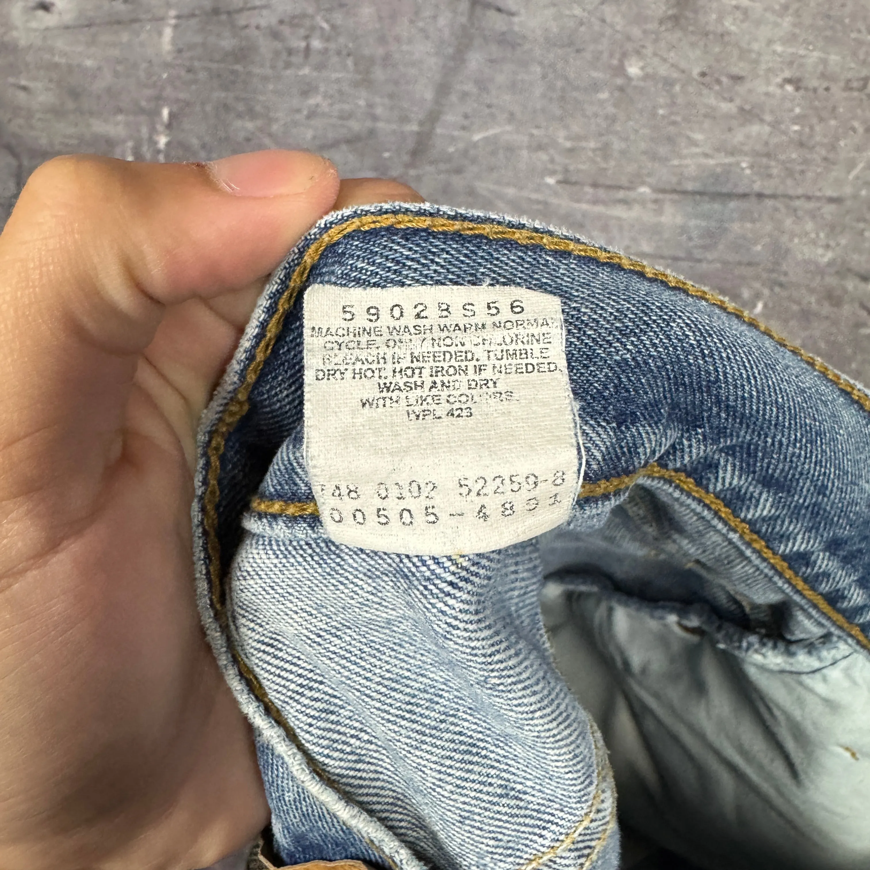 90s Light Wash Levi's 505 Denim Jeans 34x30 0764