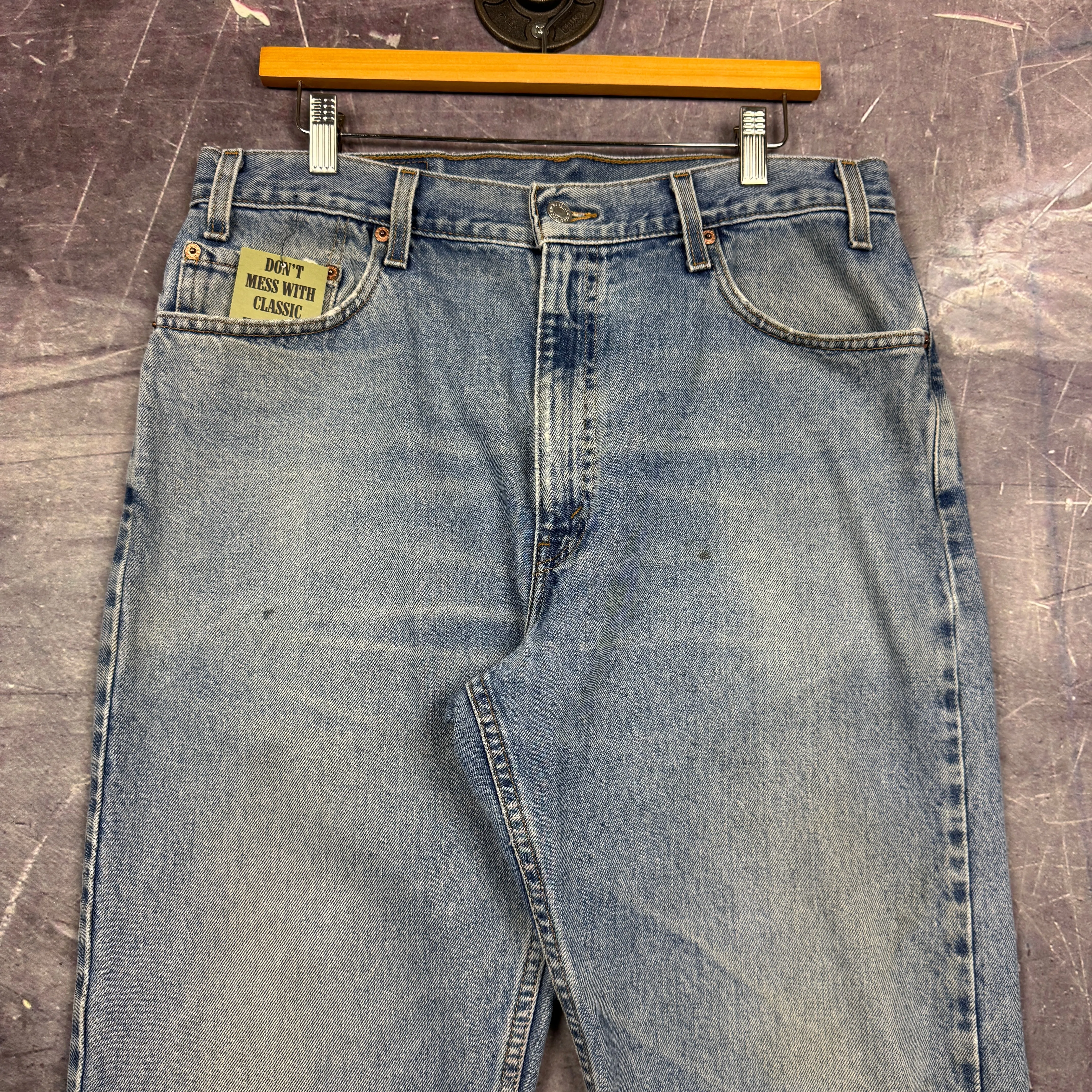 90s Light Wash Levi's 505 Denim Jeans 34x30 0764