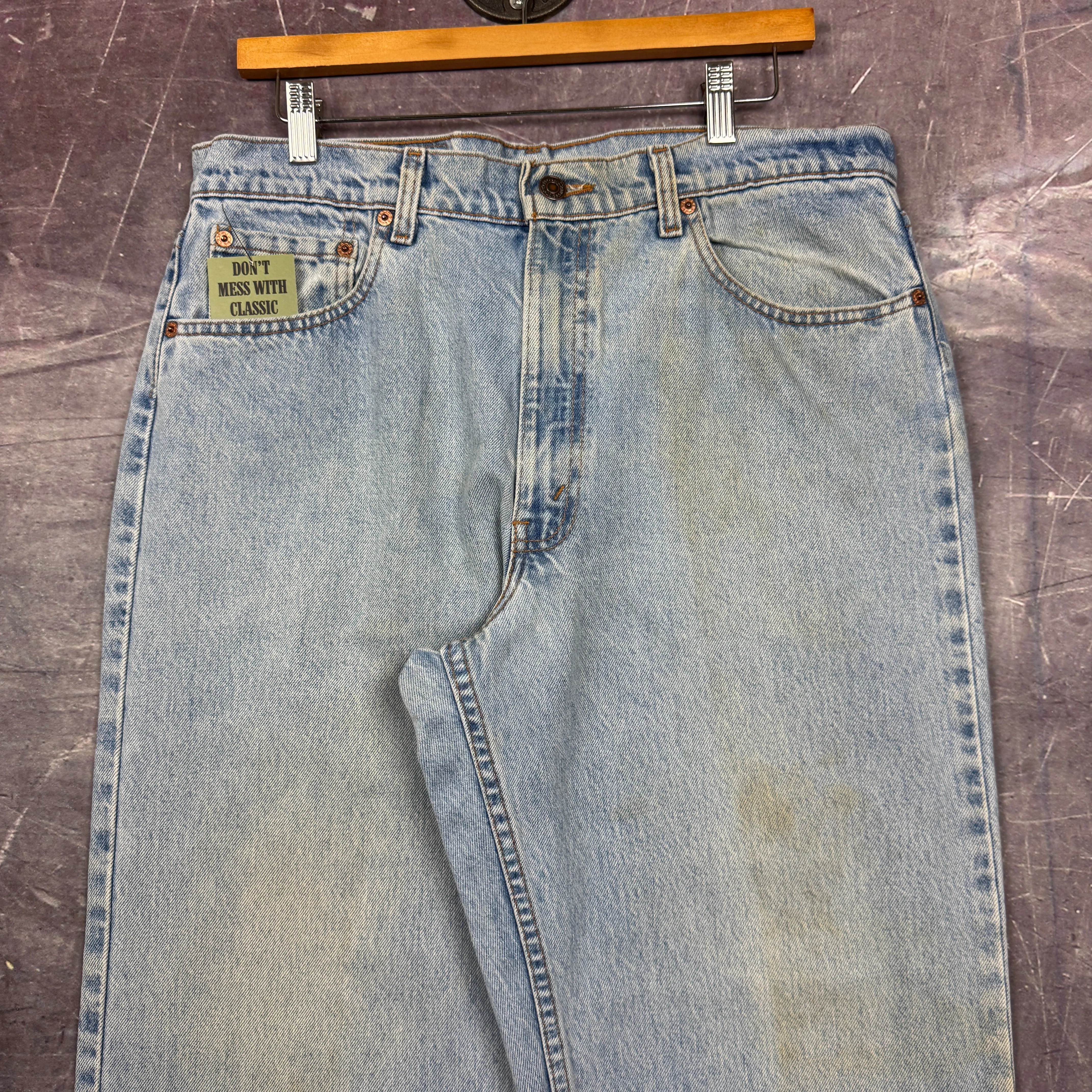 90s Light Wash Levi's 550 Denim Jeans 35x26.5 2060