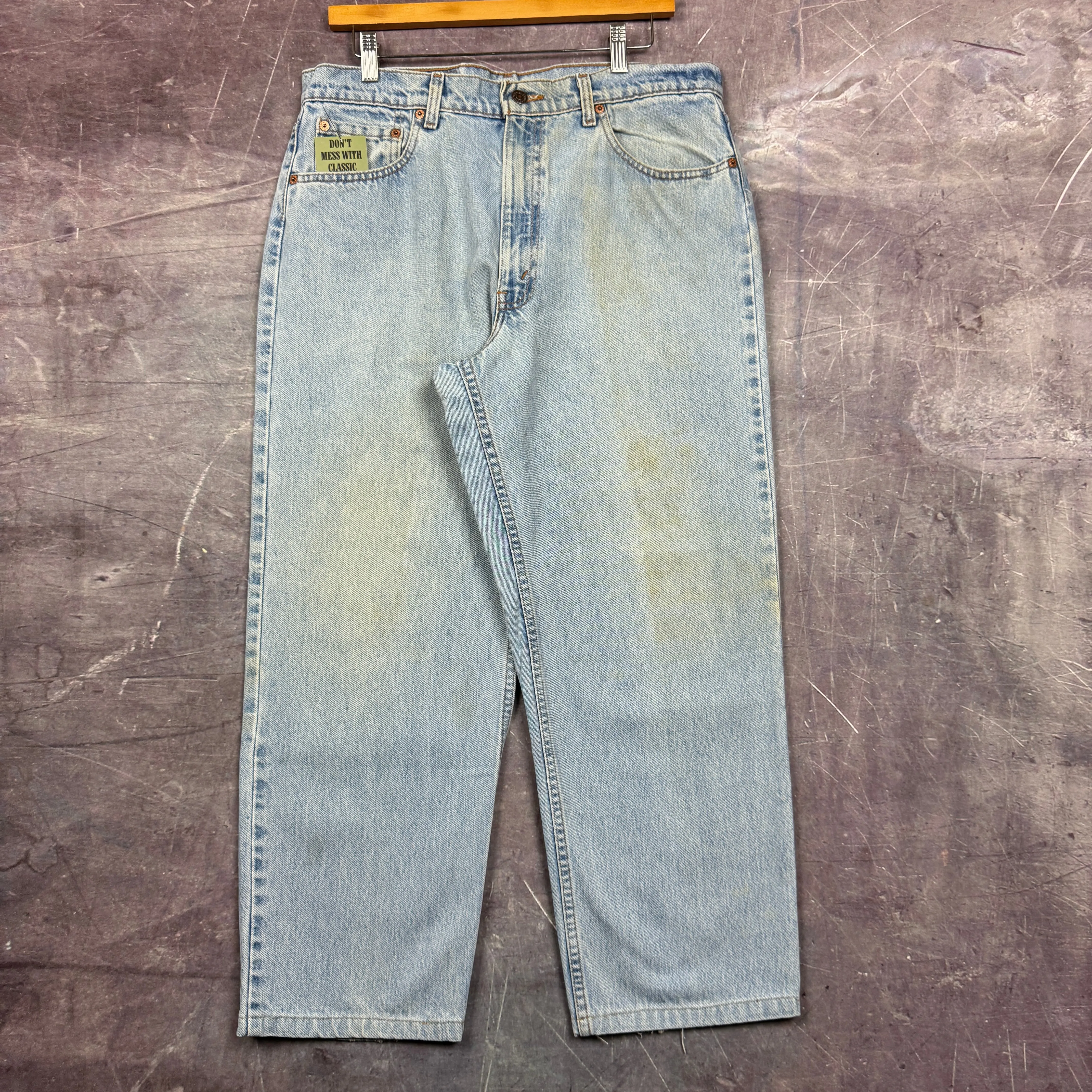 90s Light Wash Levi's 550 Denim Jeans 35x26.5 2060