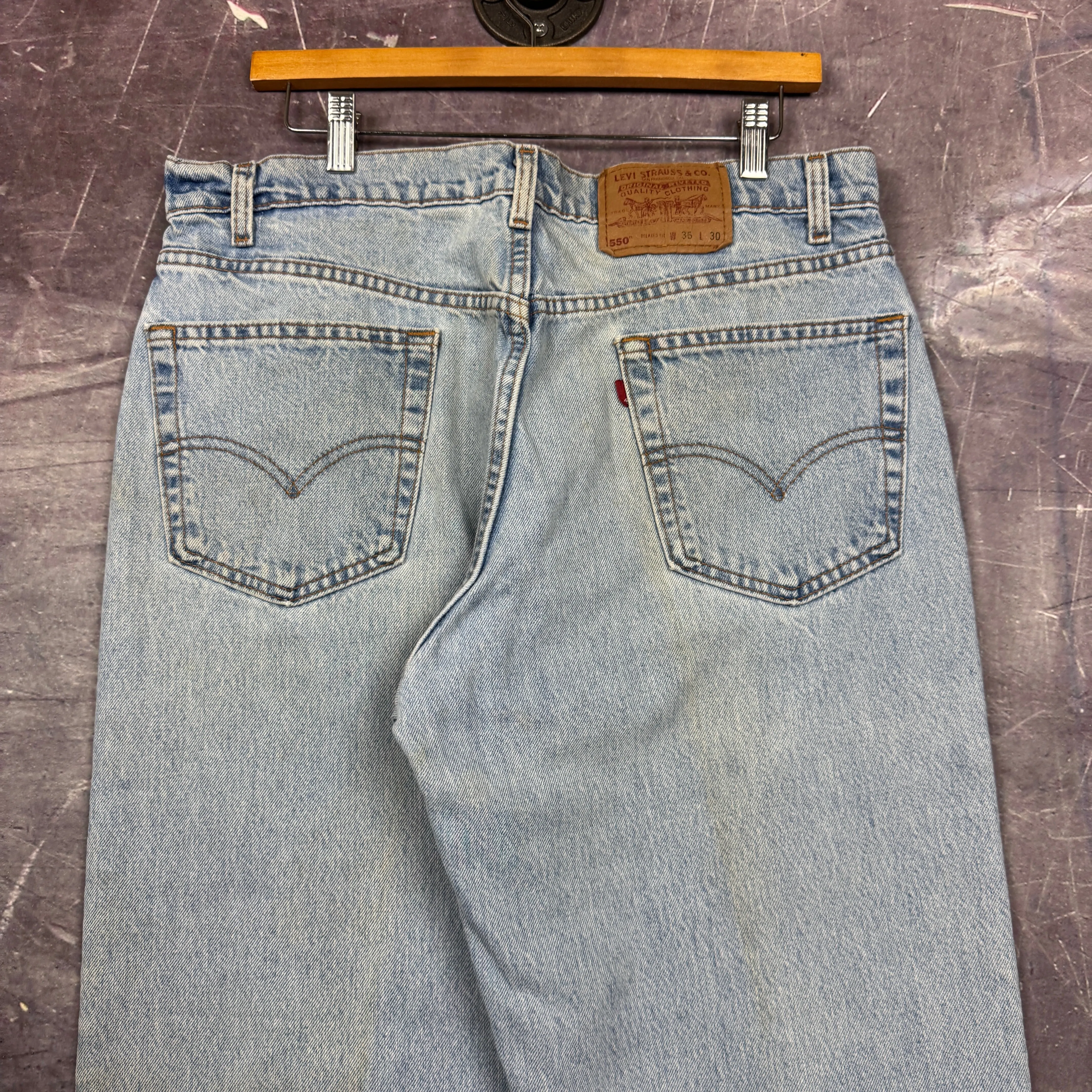 90s Light Wash Levi's 550 Denim Jeans 35x26.5 2060