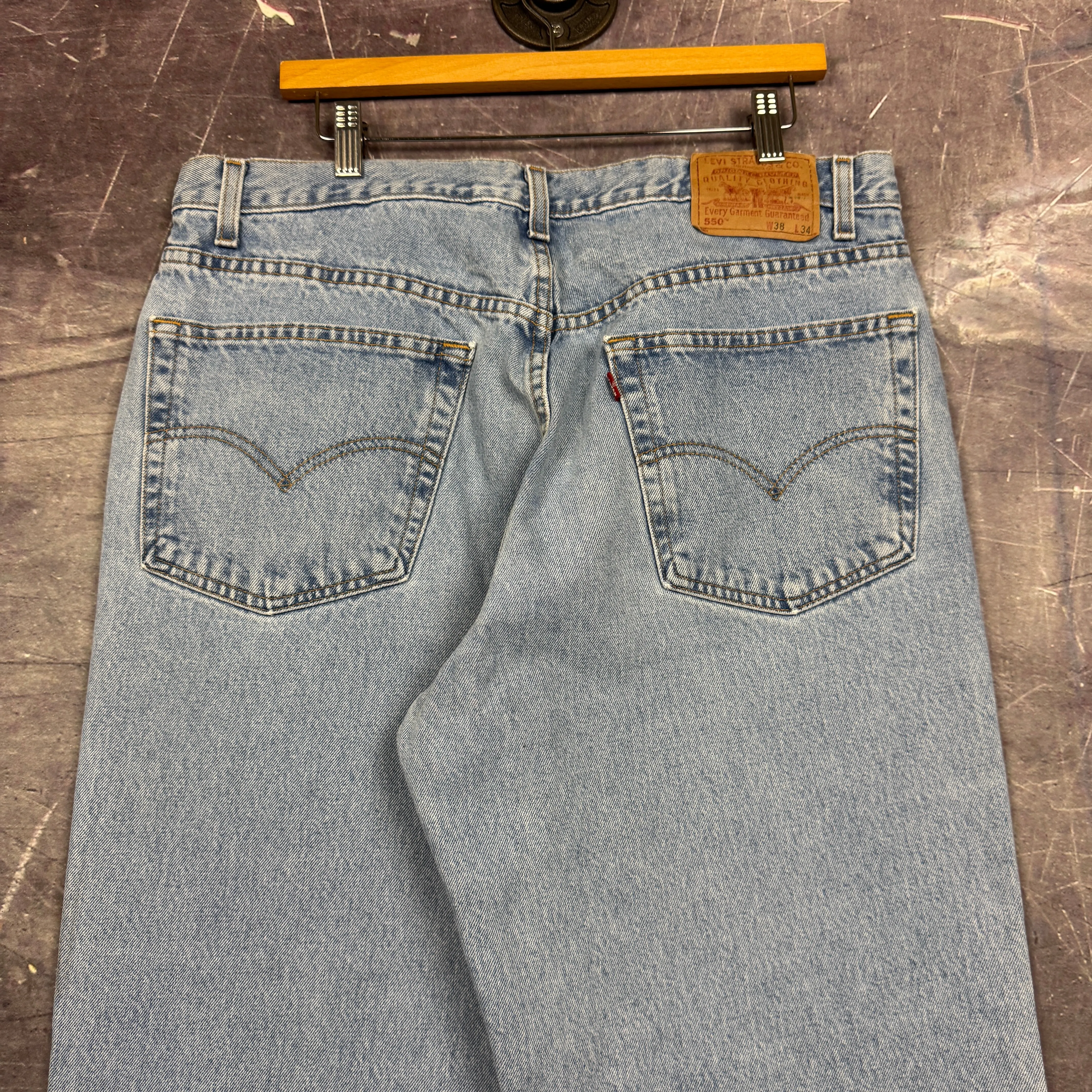 90s Light Wash Levi's 550 Denim Jeans 36x33 0730