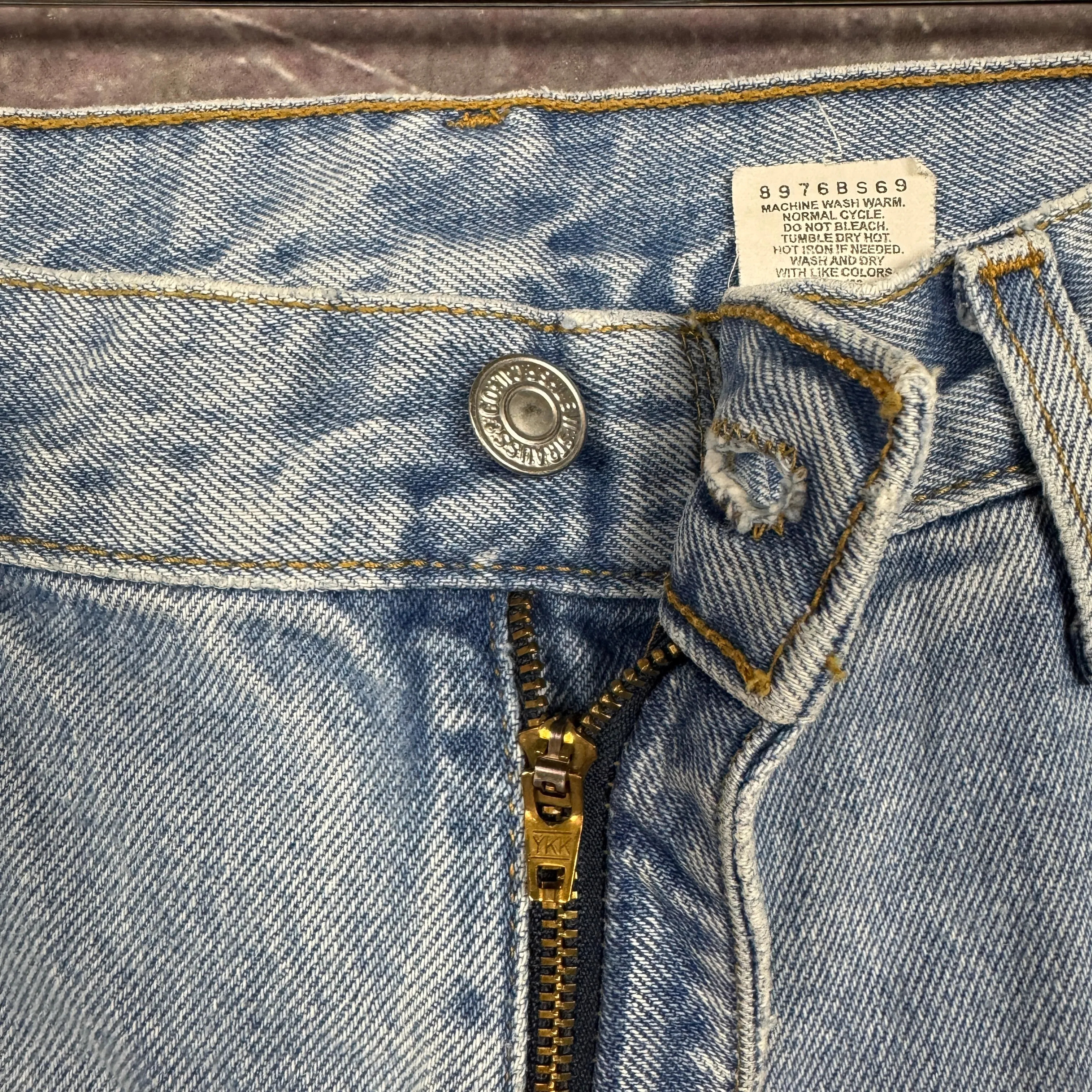 90s Light Wash Levi's 550 Denim Jeans 36x33 0730