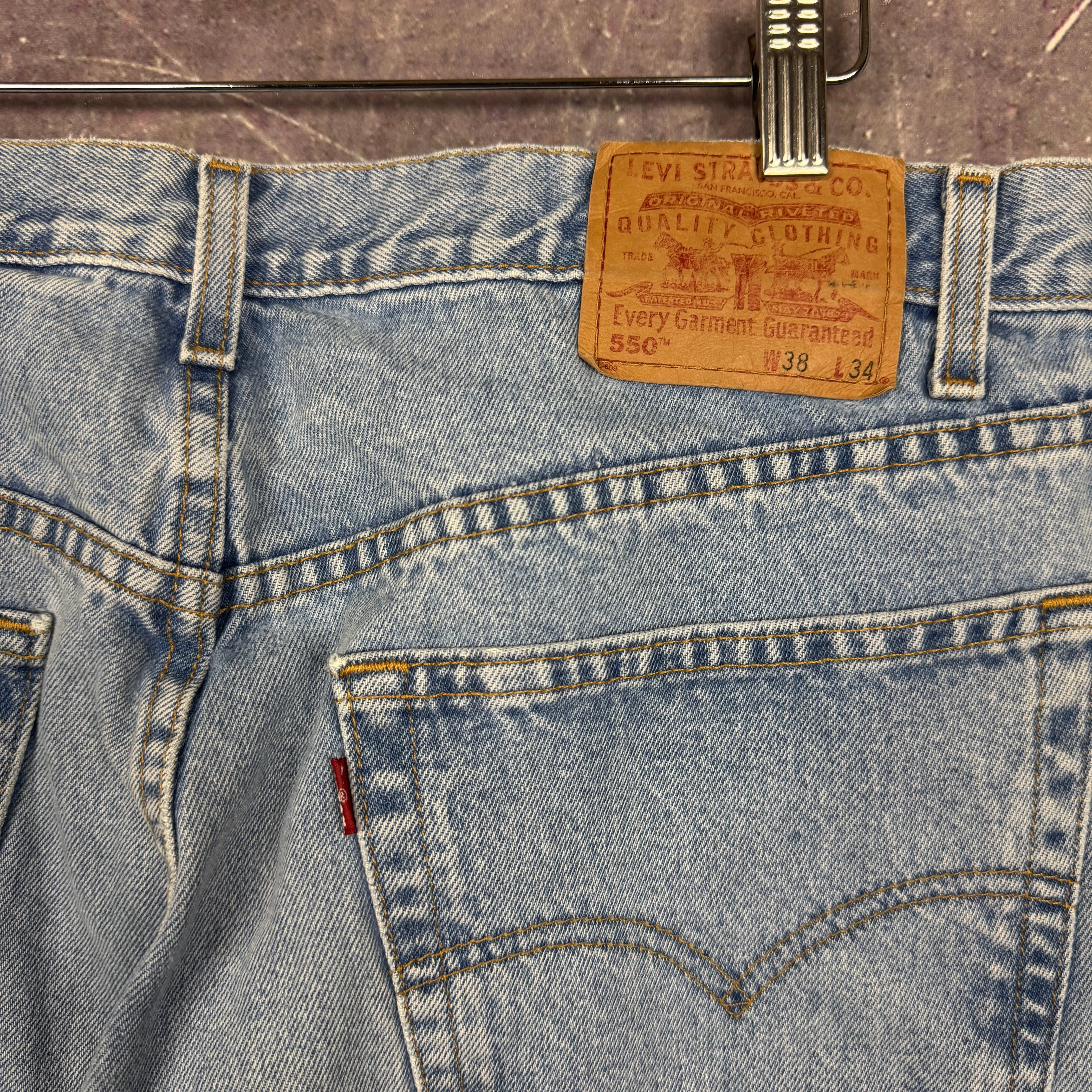 90s Light Wash Levi's 550 Denim Jeans 36x33 0730