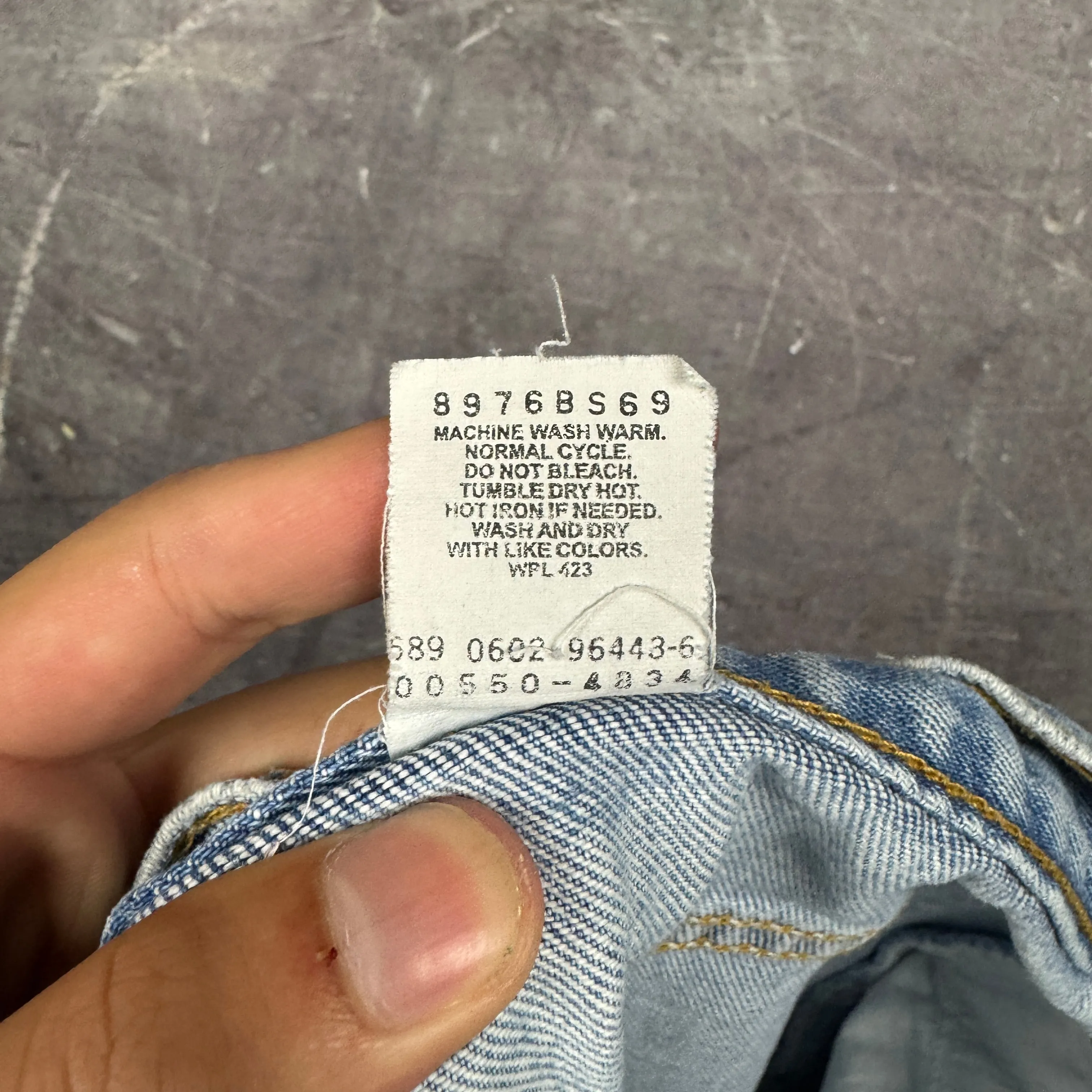 90s Light Wash Levi's 550 Denim Jeans 36x33 0730