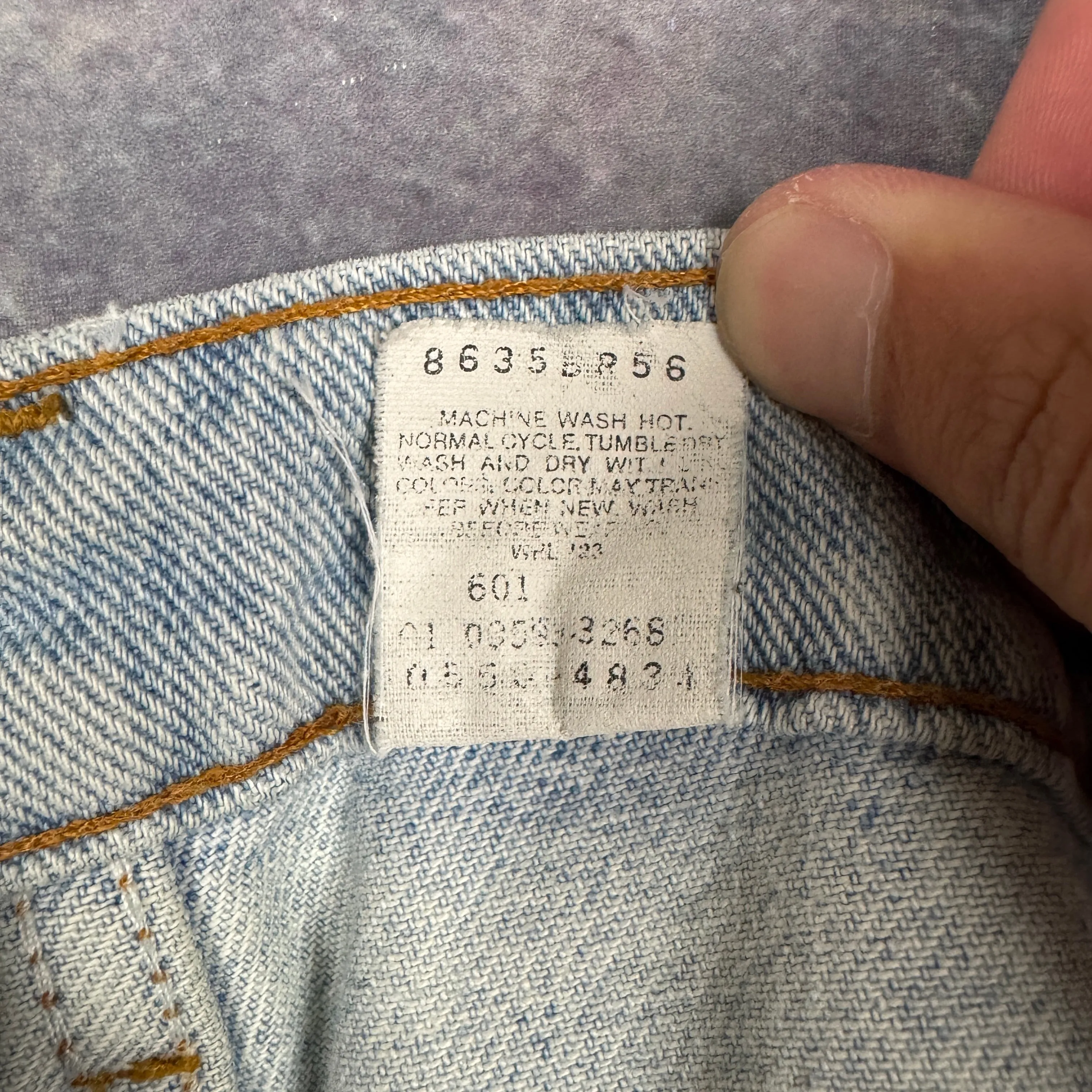 90s Light Wash Levi's 550 Denim Jeans 37x31.5 0728