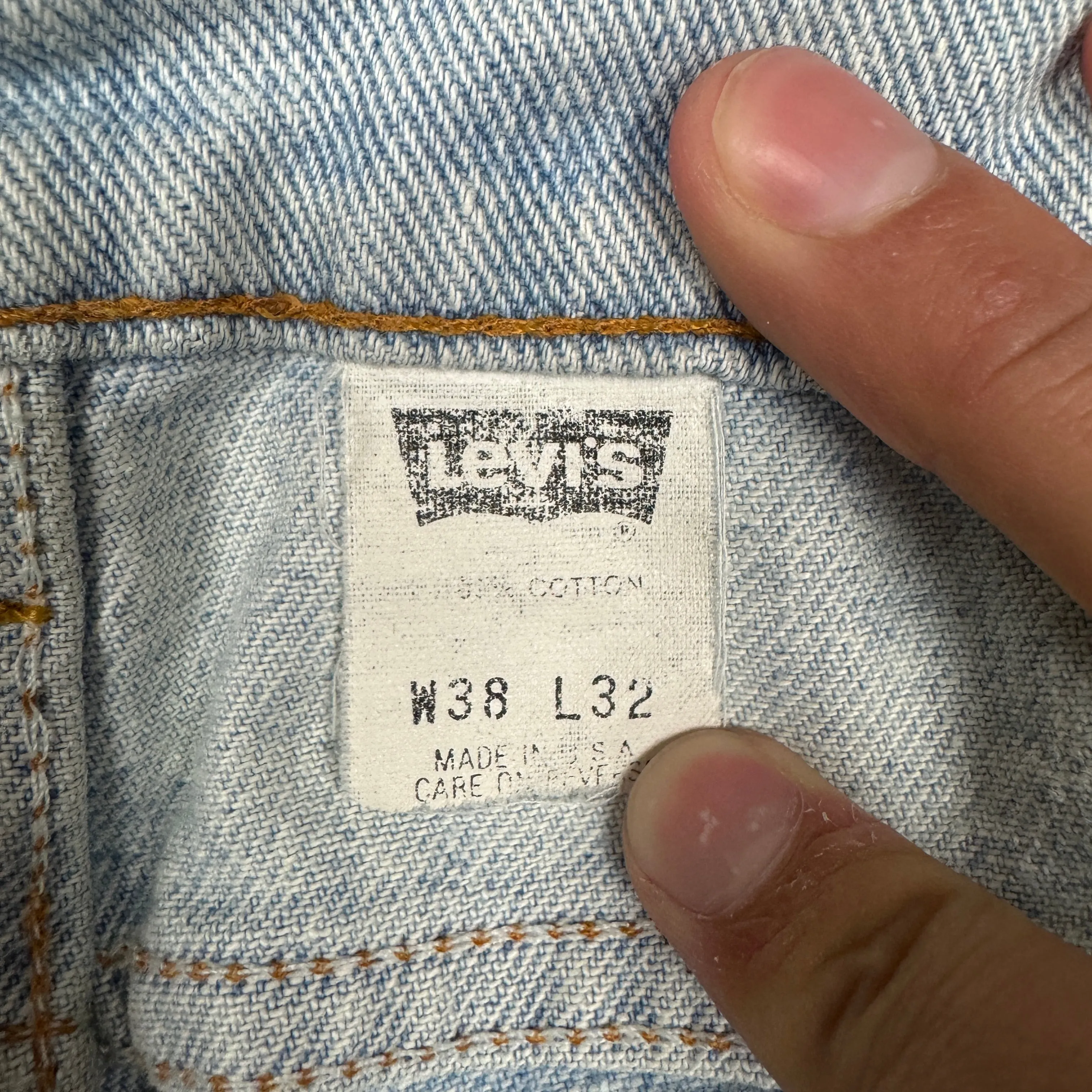 90s Light Wash Levi's 550 Denim Jeans 37x31.5 0728