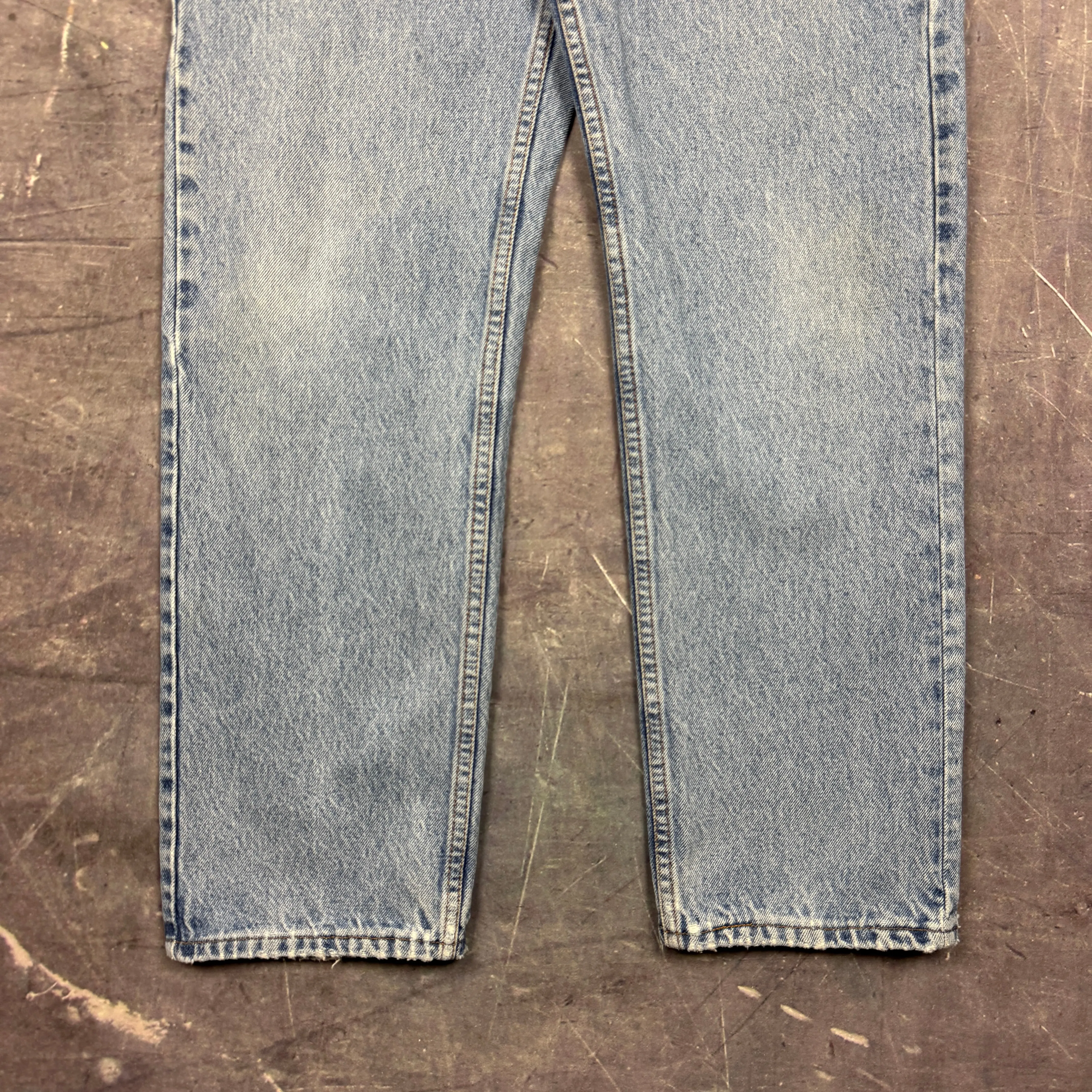 90s Light Wash Orange Tab Levi's 505 Denim Jeans 35x30 0672