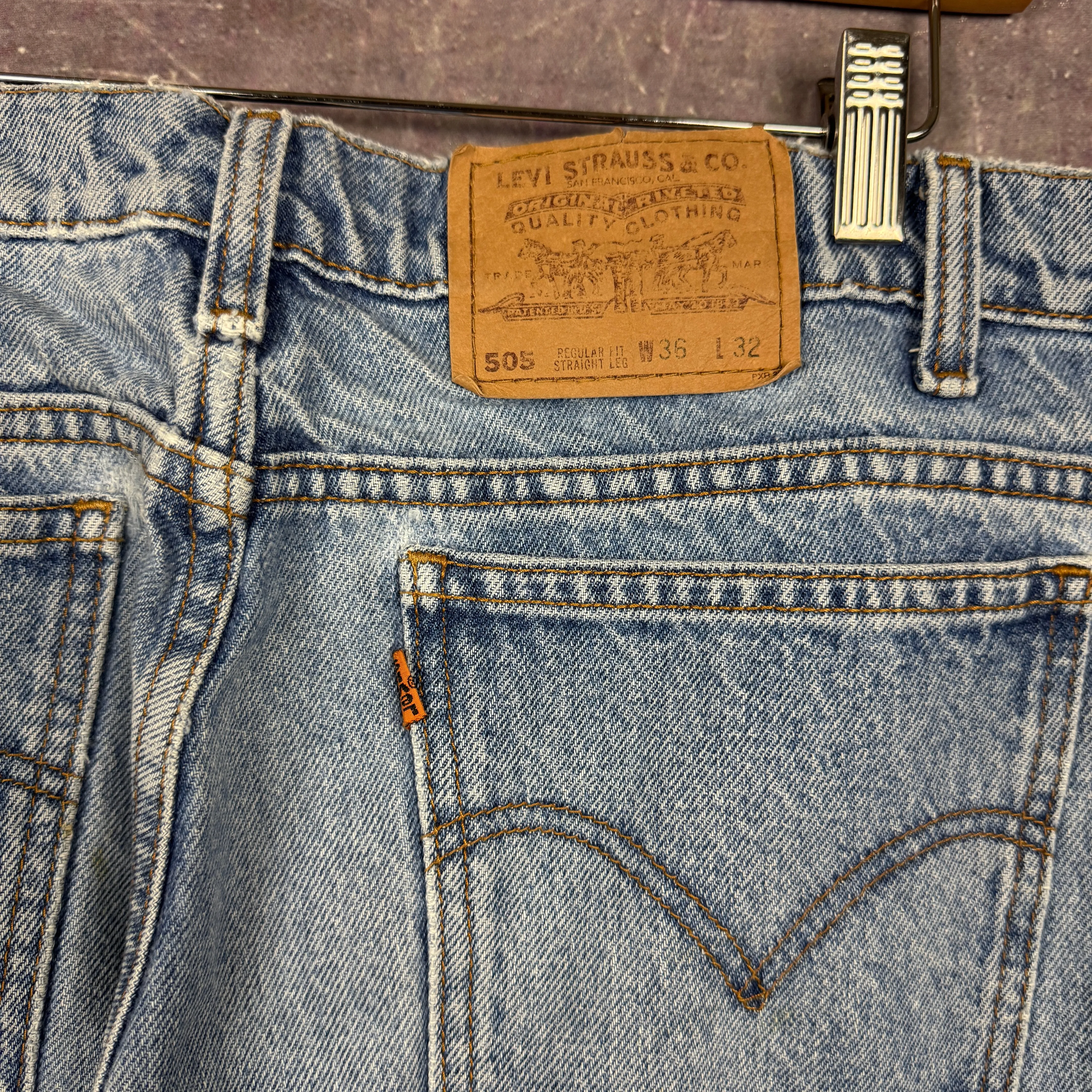 90s Light Wash Orange Tab Levi's 505 Denim Jeans 35x30 0672