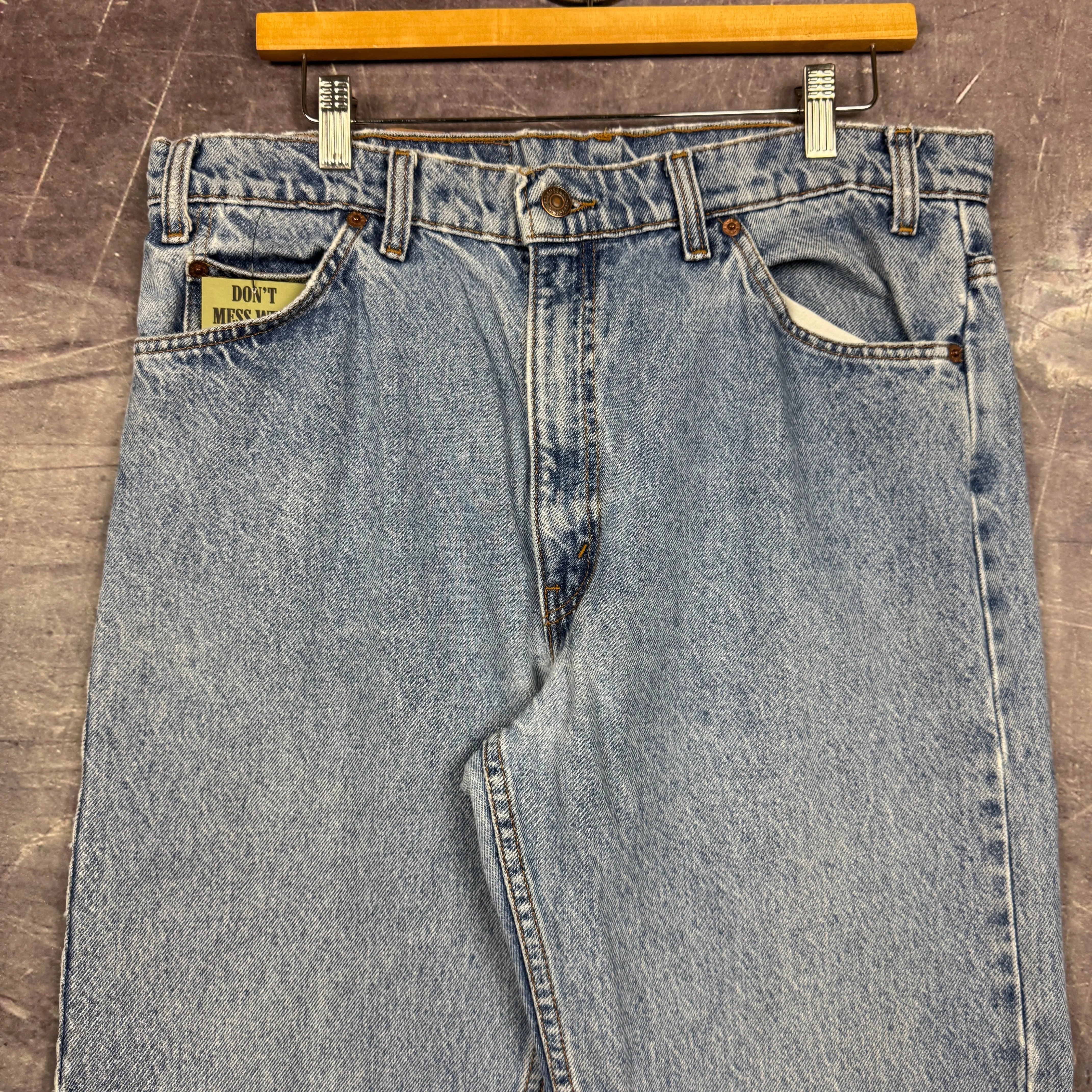 90s Light Wash Orange Tab Levi's 505 Denim Jeans 35x30 0672