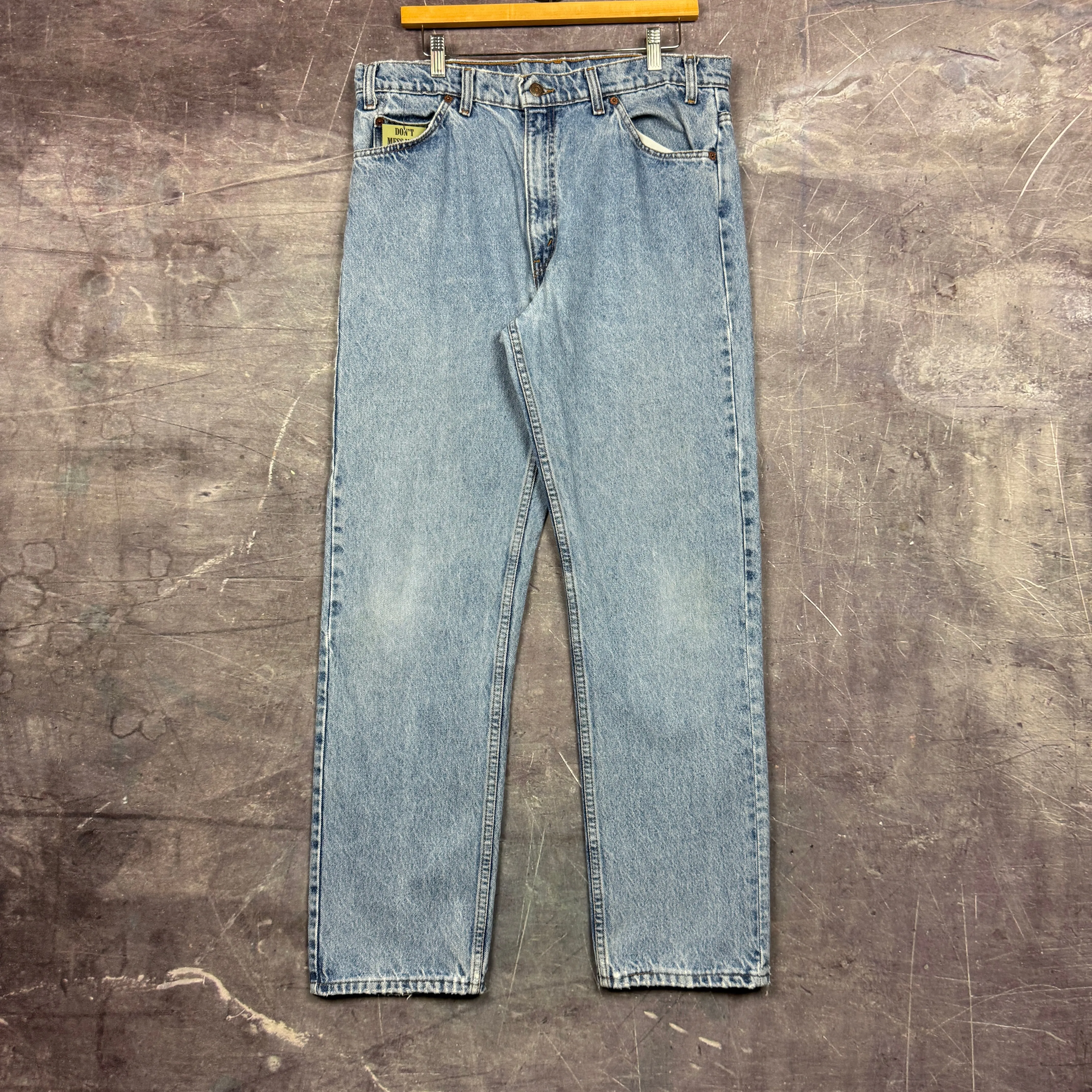 90s Light Wash Orange Tab Levi's 505 Denim Jeans 35x30 0672