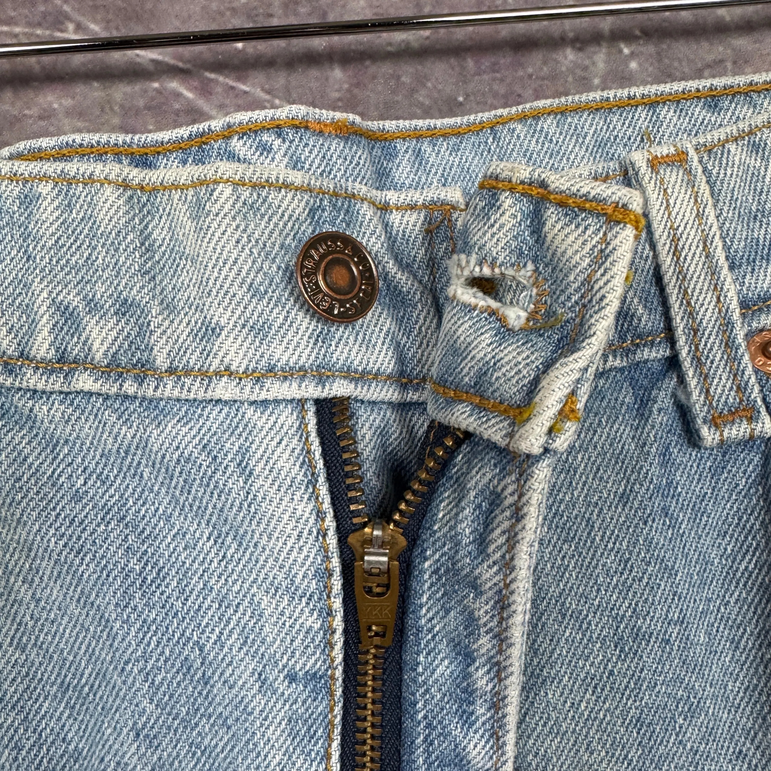 90s Light Wash Orange Tab Levi's 505 Denim Jeans 35x31 0742