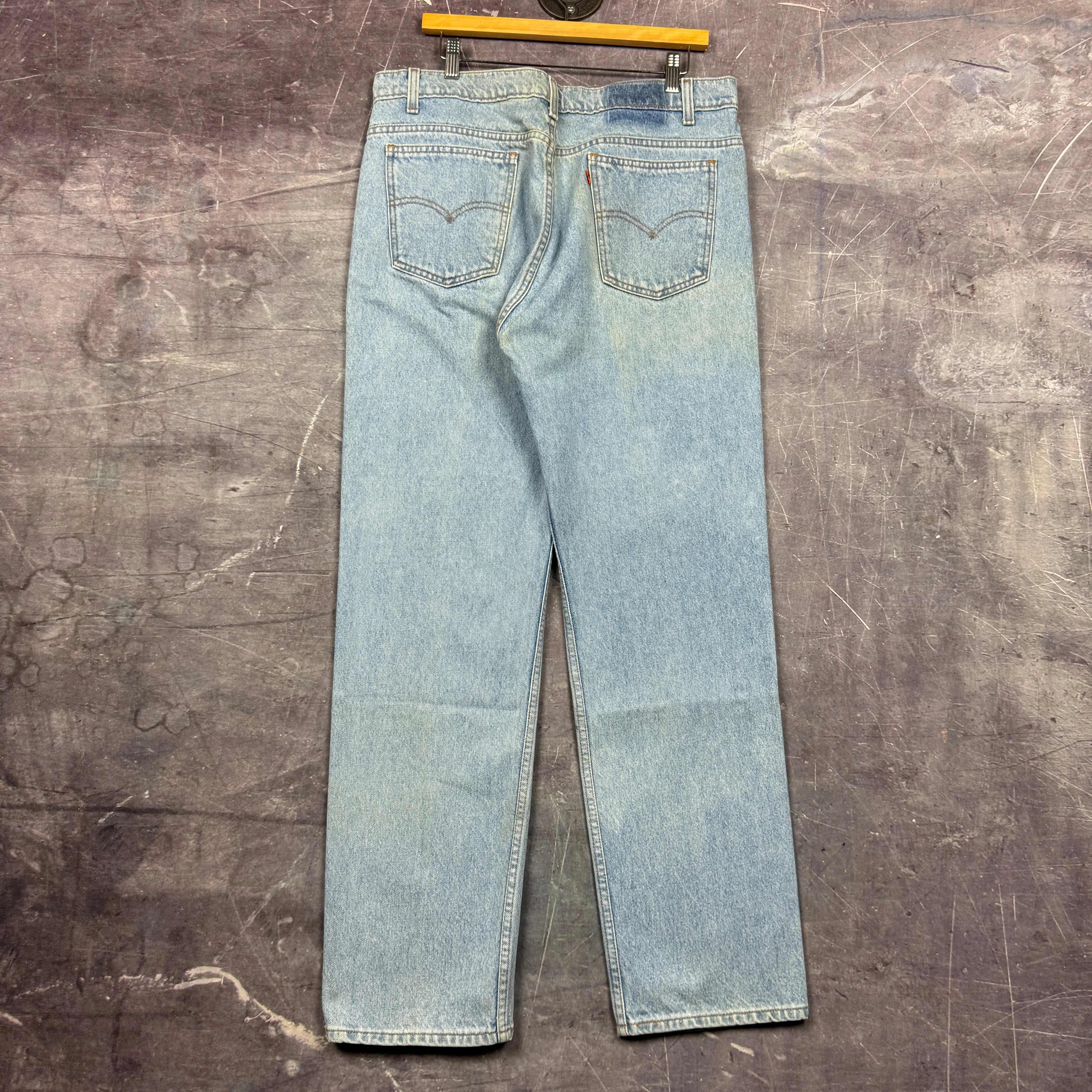 90s Light Wash Orange Tab Levi's 505 Denim Jeans 35x31 0742