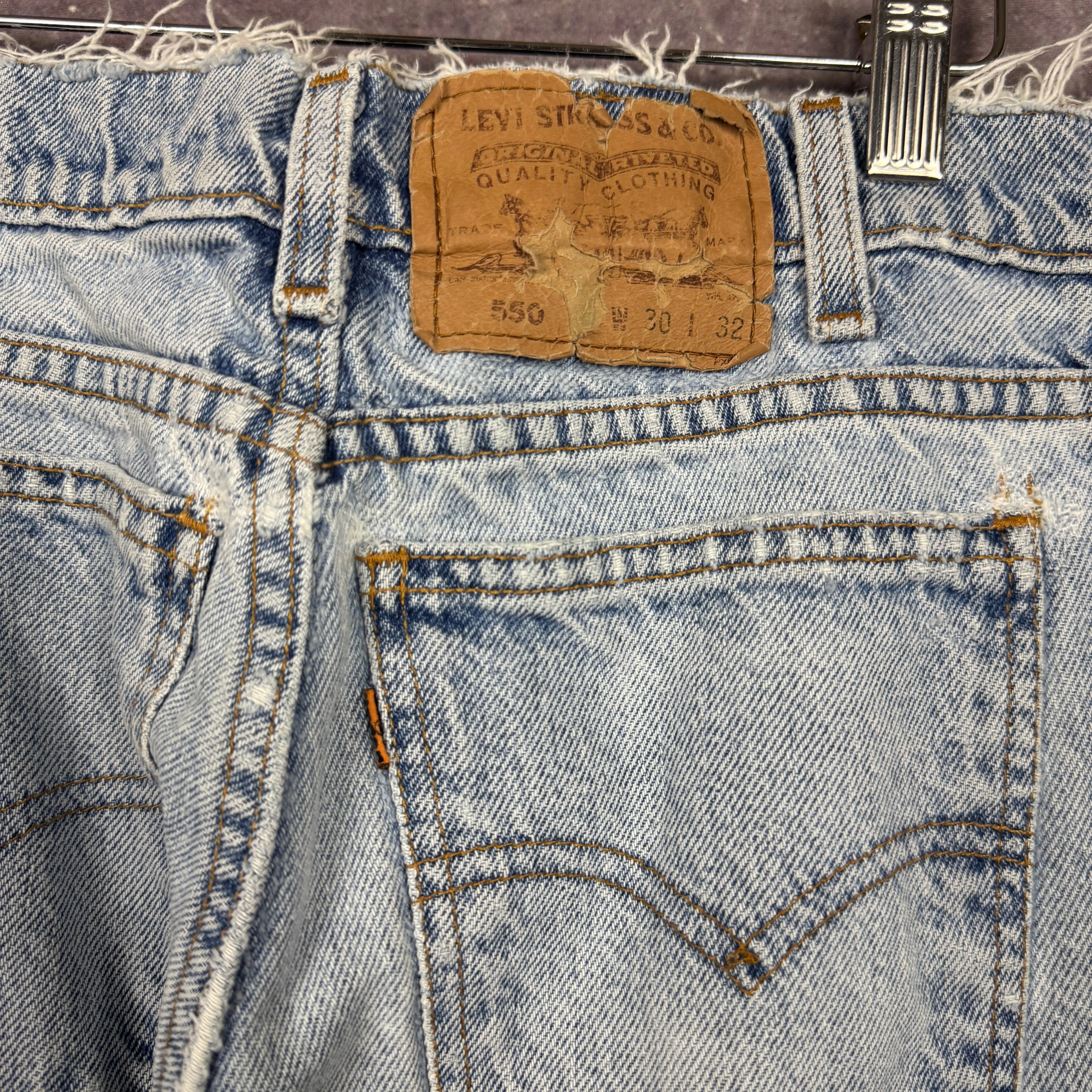 90s Light Wash Orange Tab Levi's 550 Denim Jeans 28x25.5 0678