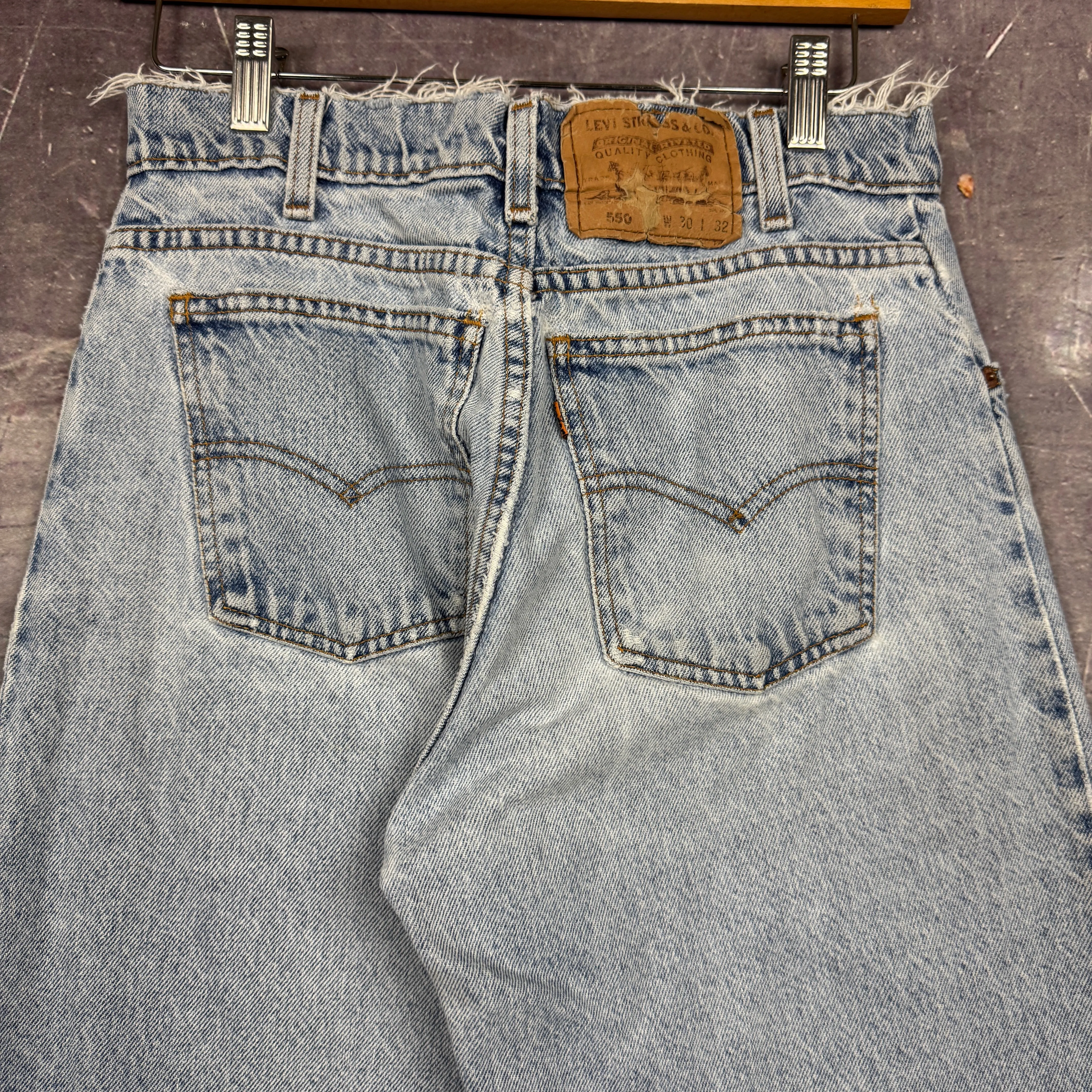 90s Light Wash Orange Tab Levi's 550 Denim Jeans 28x25.5 0678
