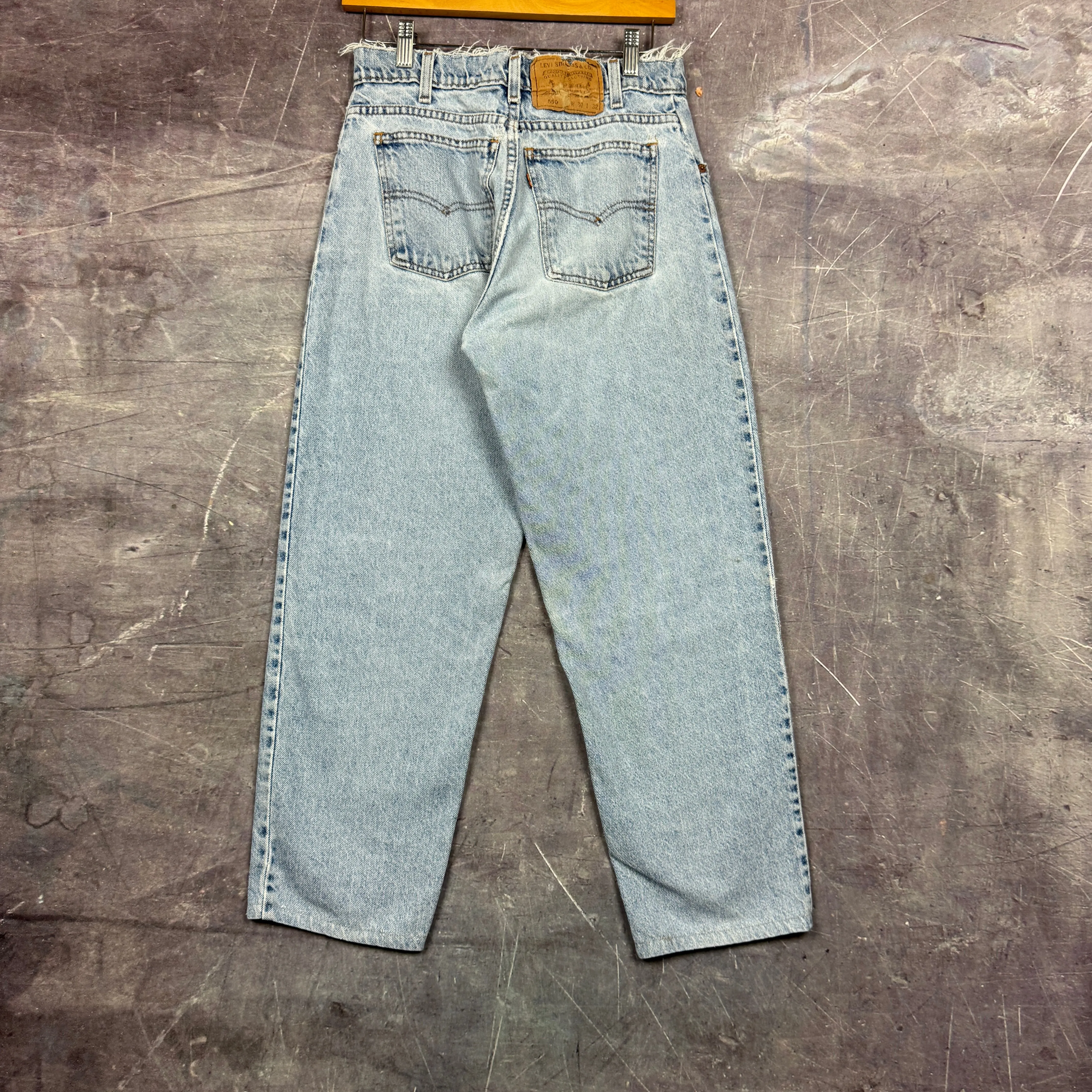 90s Light Wash Orange Tab Levi's 550 Denim Jeans 28x25.5 0678