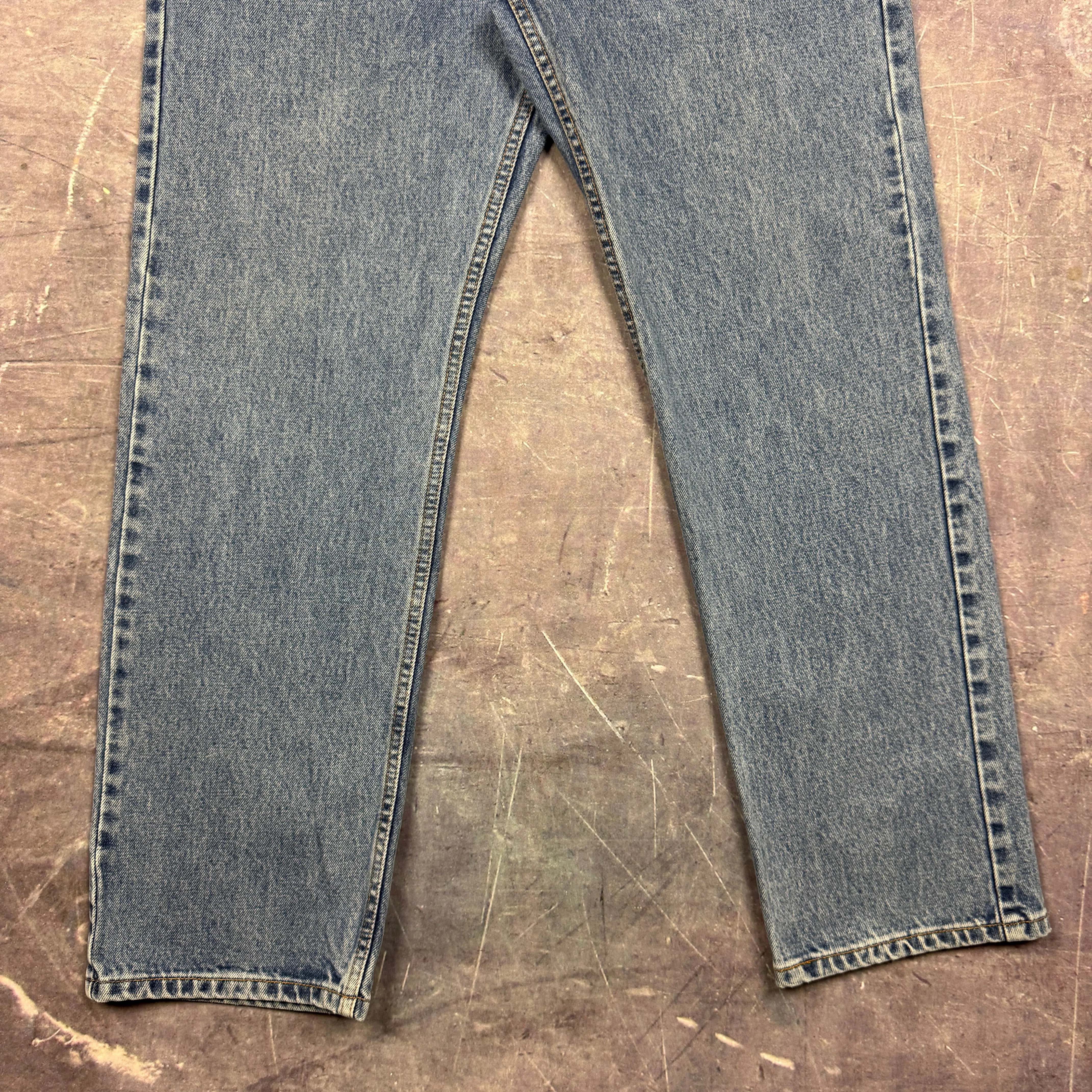 90s Medium Wash Levi's 505 Denim Jeans 35x30 0625