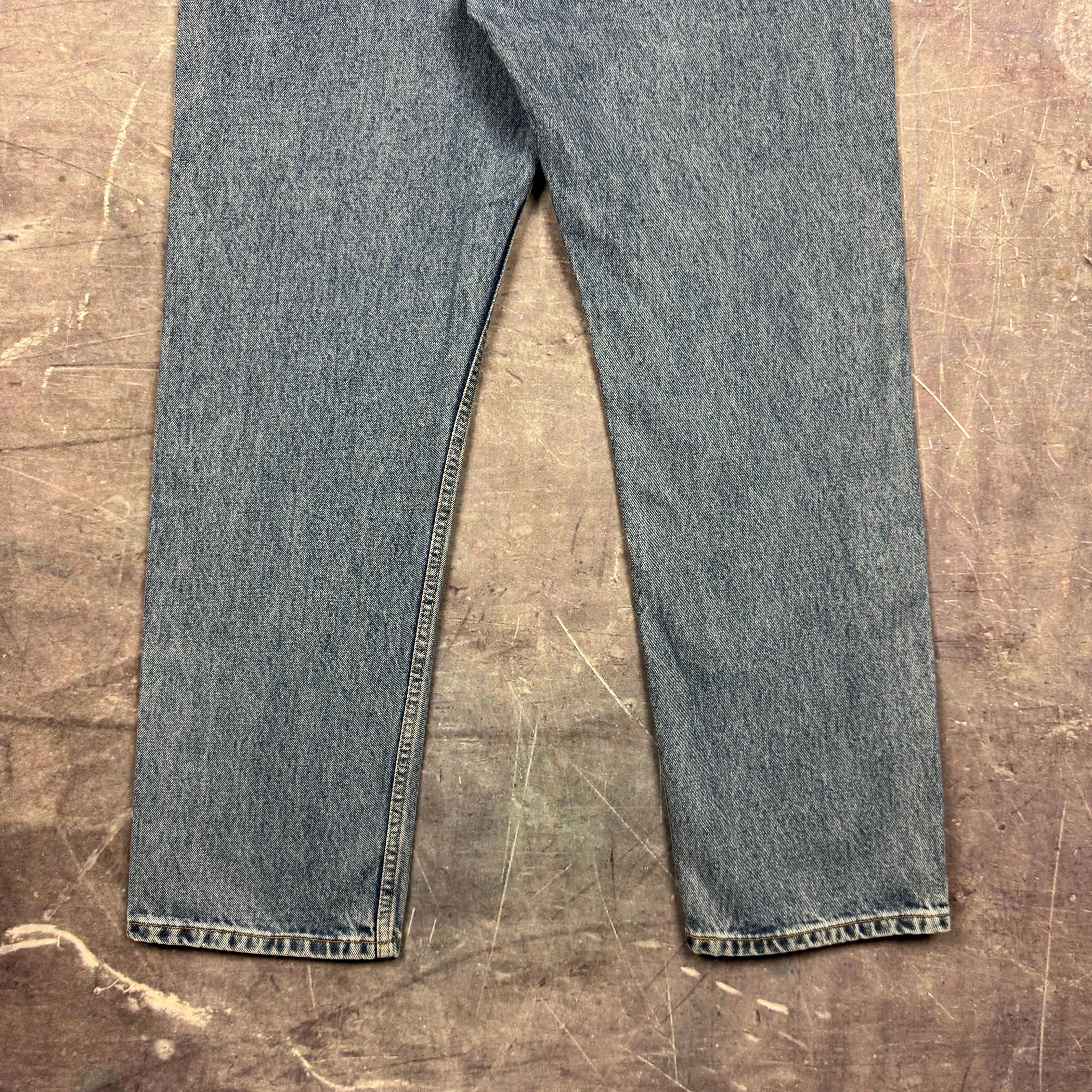 90s Medium Wash Levi's 505 Denim Jeans 35x30 0625