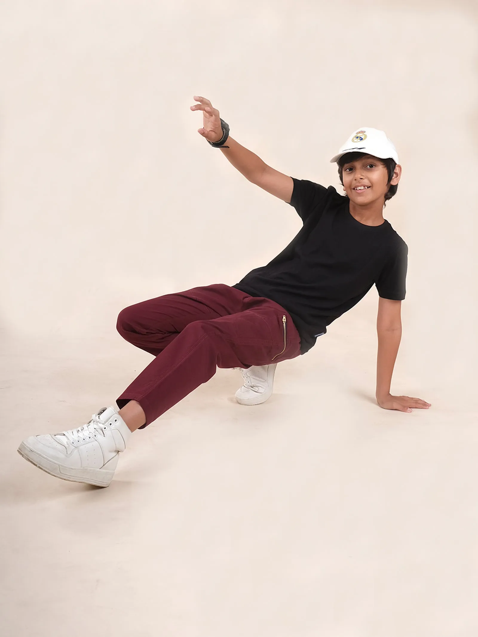 Boys Cotton Elastane Full Length Solid Cargo Pant