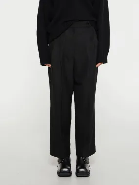 Double-Pleated Cropped Trousers in Black