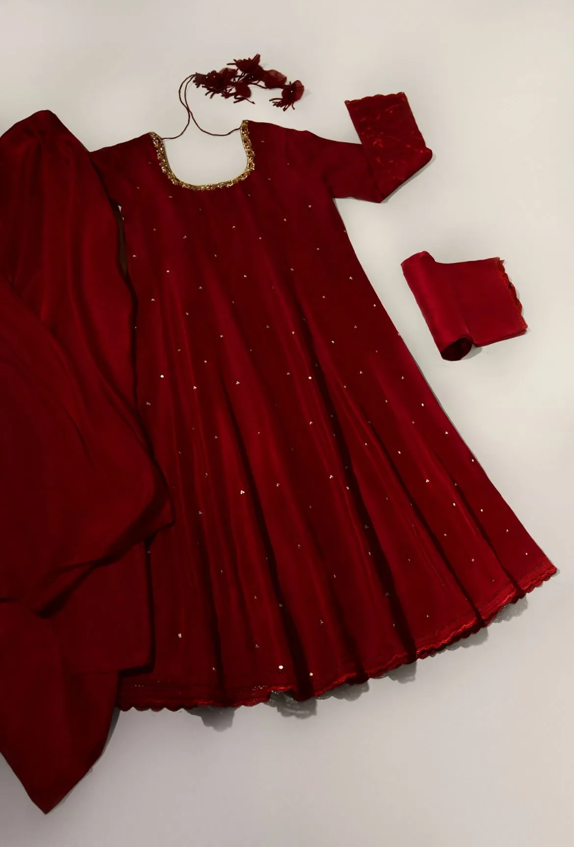 Maroon Goldess