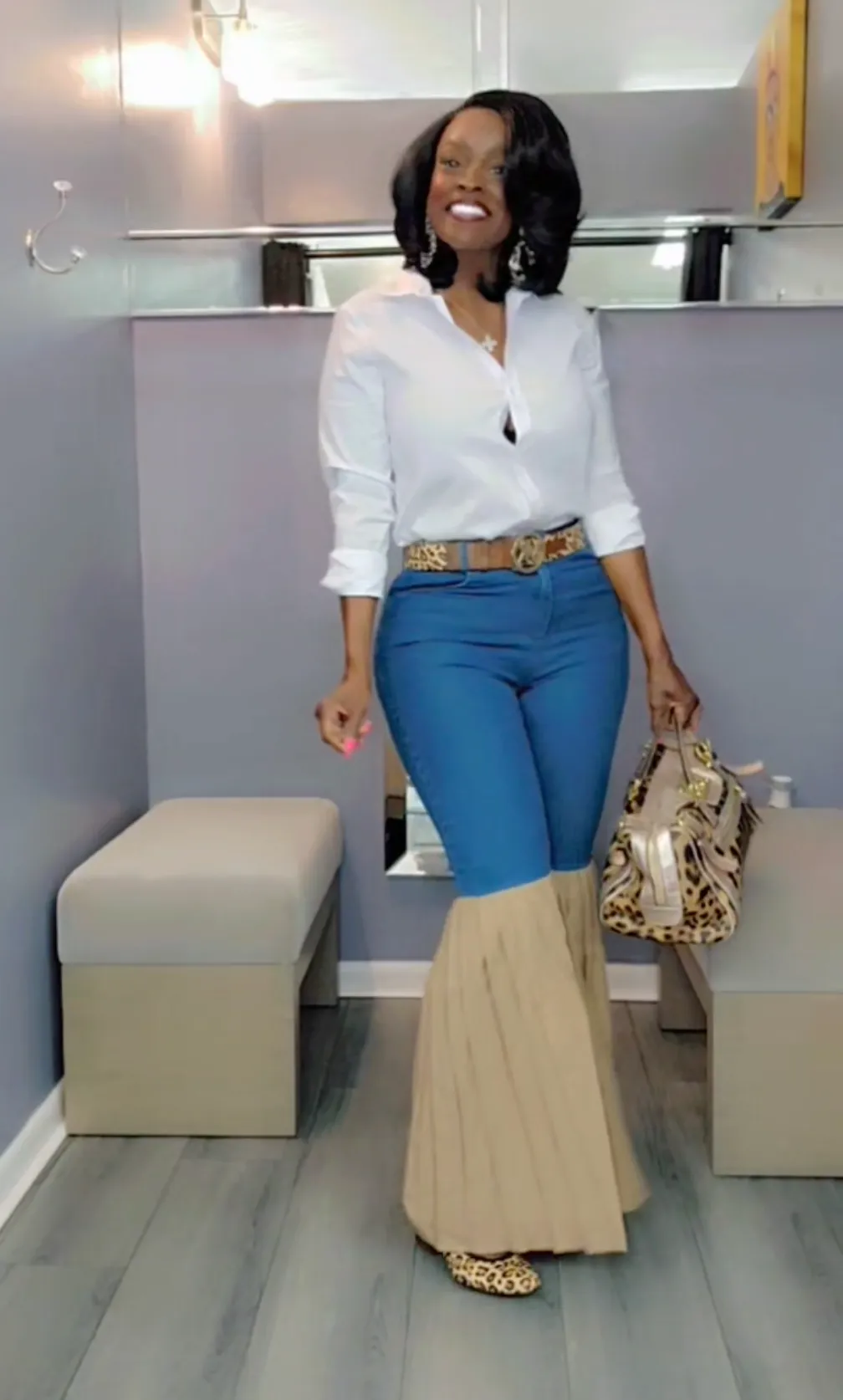 Pleaded Flared Bottom Jeans